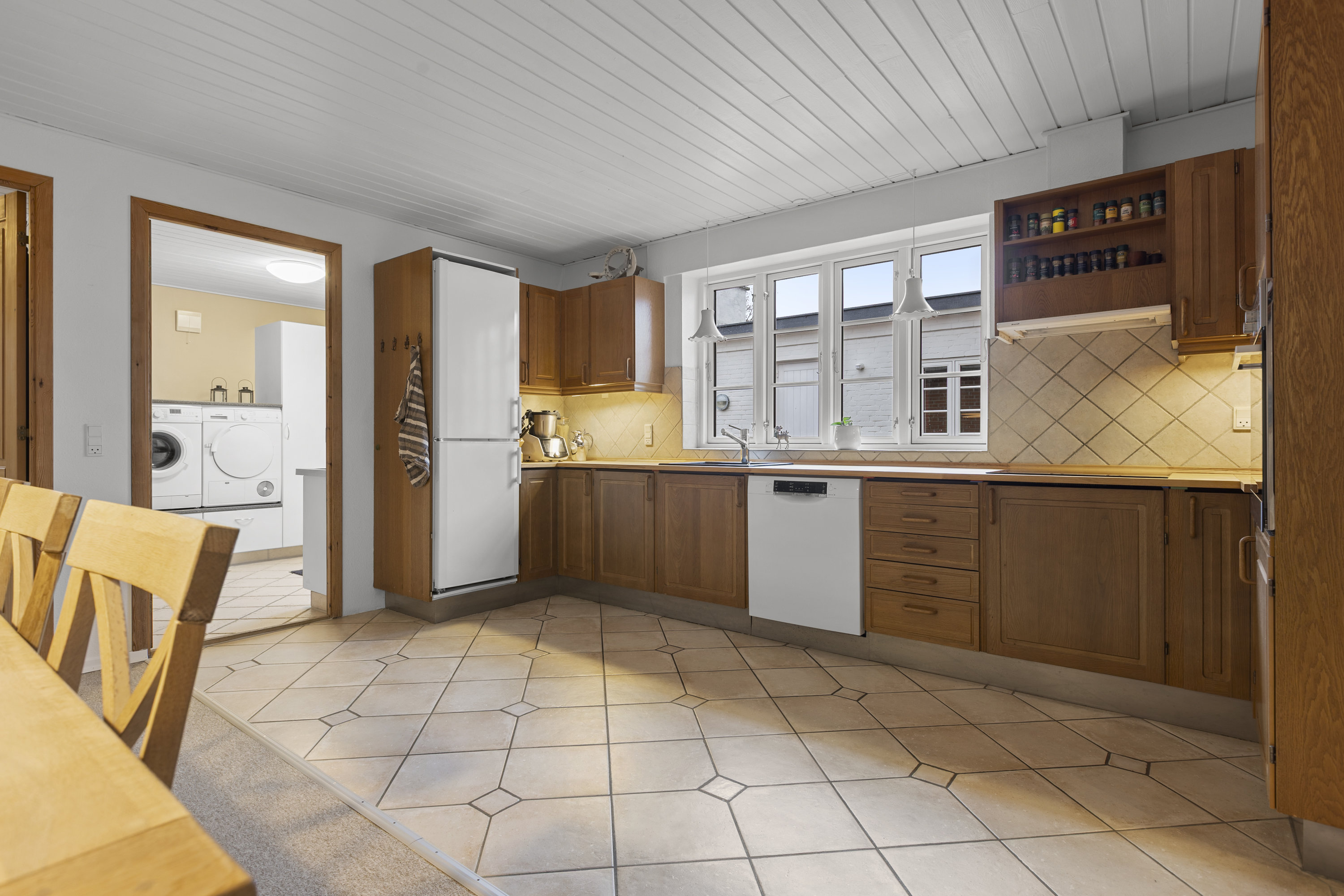 Fremhævet køkken billede i fuldskærmstilstand. Billede af Hedeborydevej 12, 4293 Dianalund