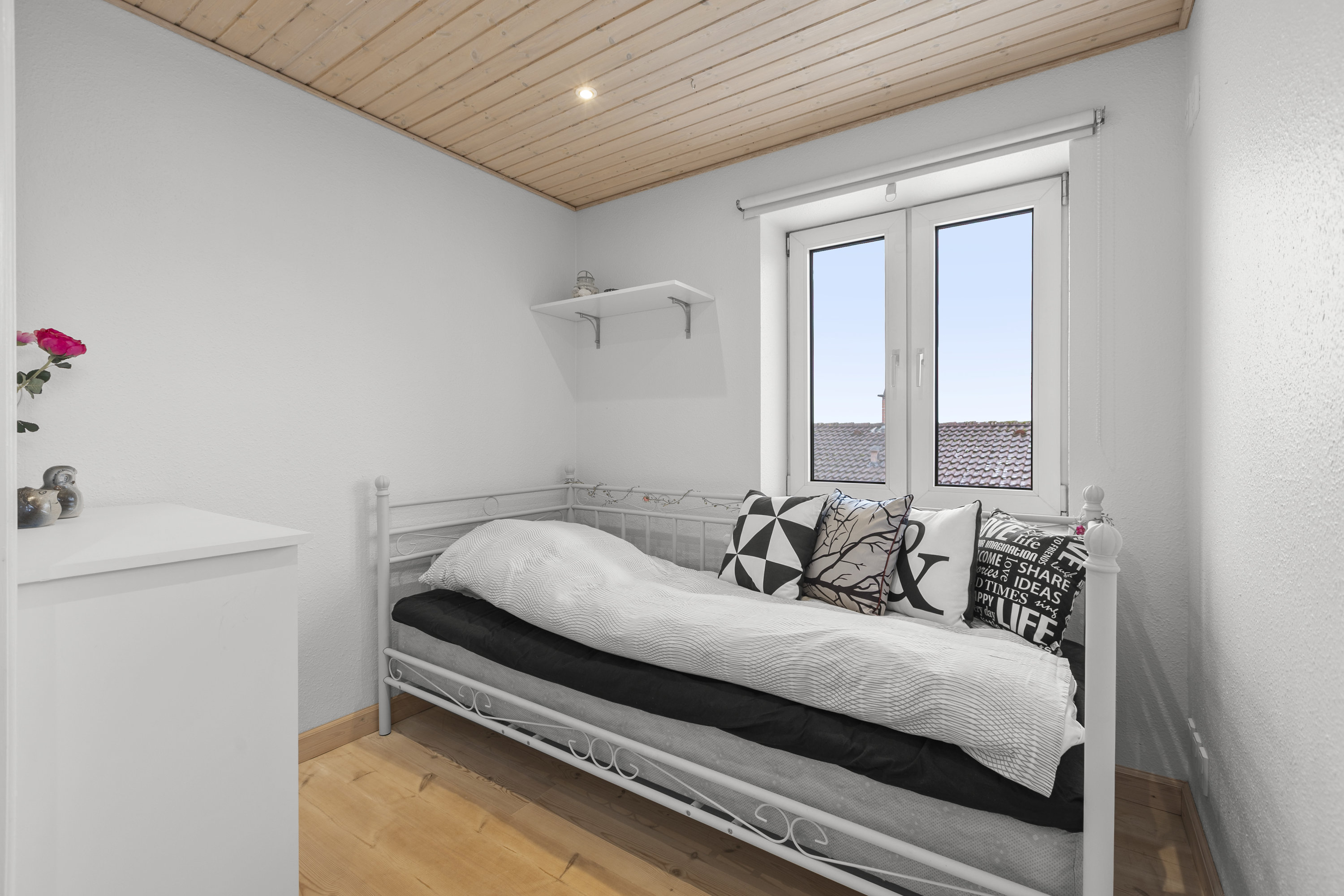 Fremhævet værelse billede i fuldskærmstilstand. Billede af Hedeborydevej 12, 4293 Dianalund