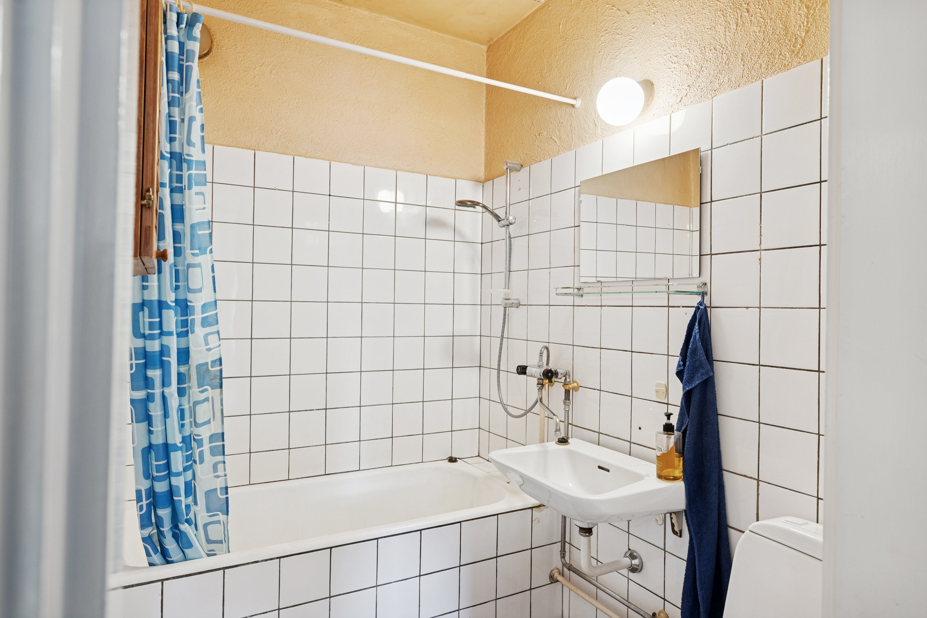 Fremhævet badeværelse billede i fuldskærmstilstand. Billede af Vestervangsvej 49, 1. tv., 8800 Viborg