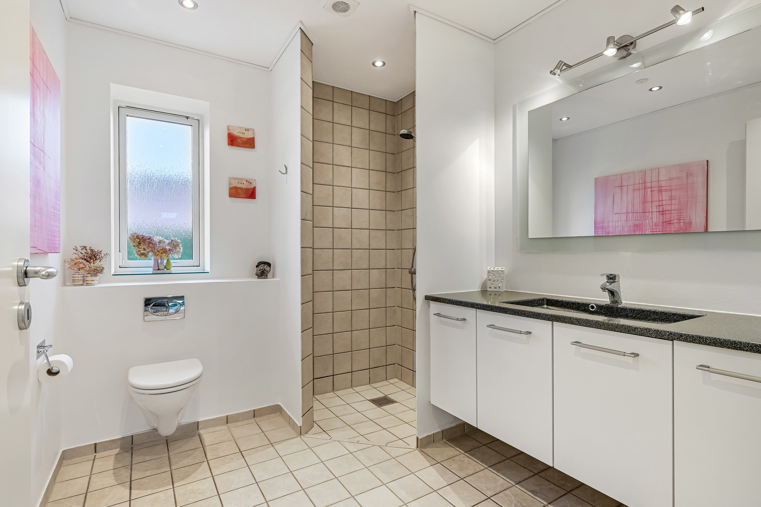 Fremhævet badeværelse billede i fuldskærmstilstand. Billede af Løvens Kvarter 57, 6710 Esbjerg V