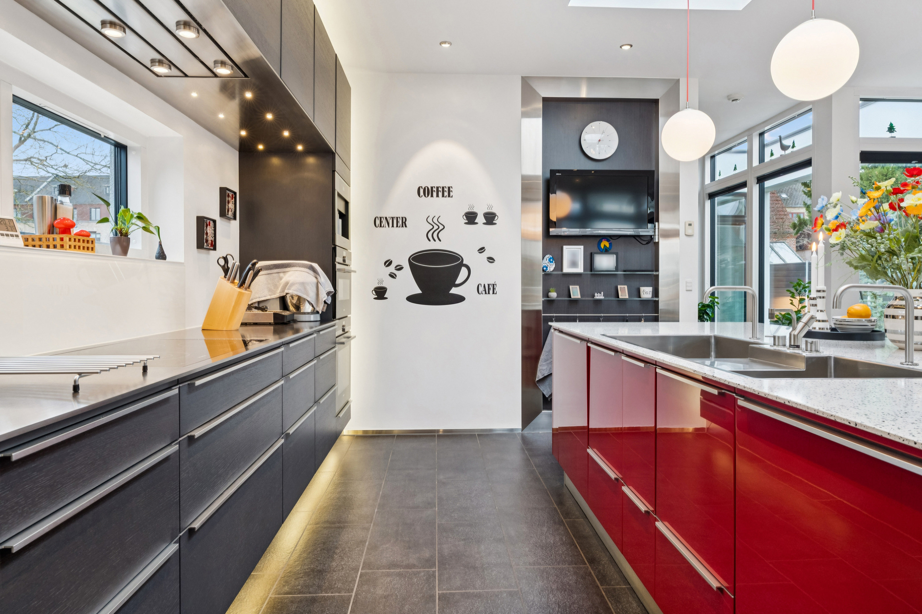 Fremhævet køkken billede i fuldskærmstilstand. Billede af Davids Alle 3, 9000 Aalborg