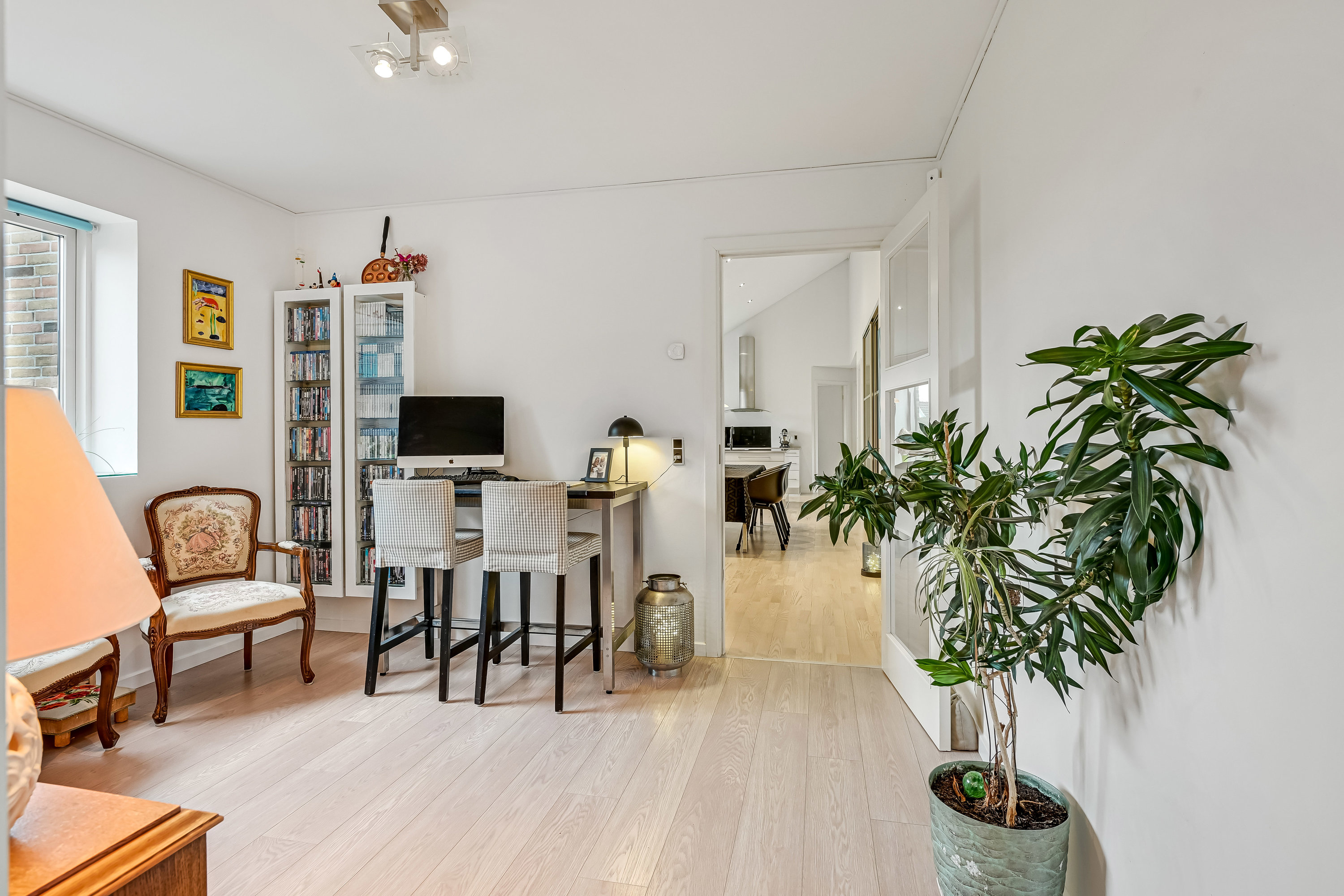 Fremhævet stue billede i fuldskærmstilstand. Billede af Løvens Kvarter 57, 6710 Esbjerg V