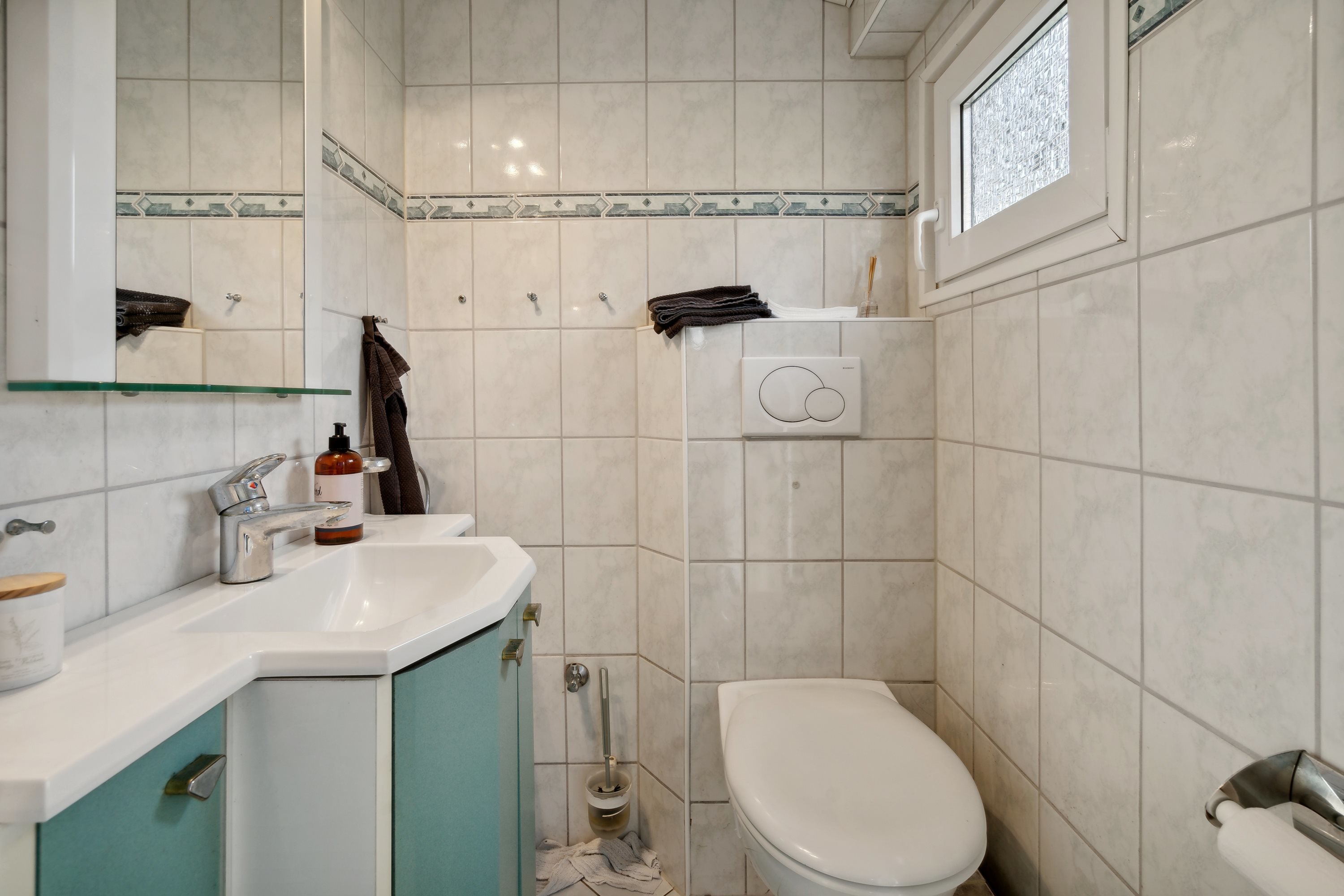 Fremhævet toilet billede i fuldskærmstilstand. Billede af Fjordvejen 24G, Kollund, 6340 Kruså