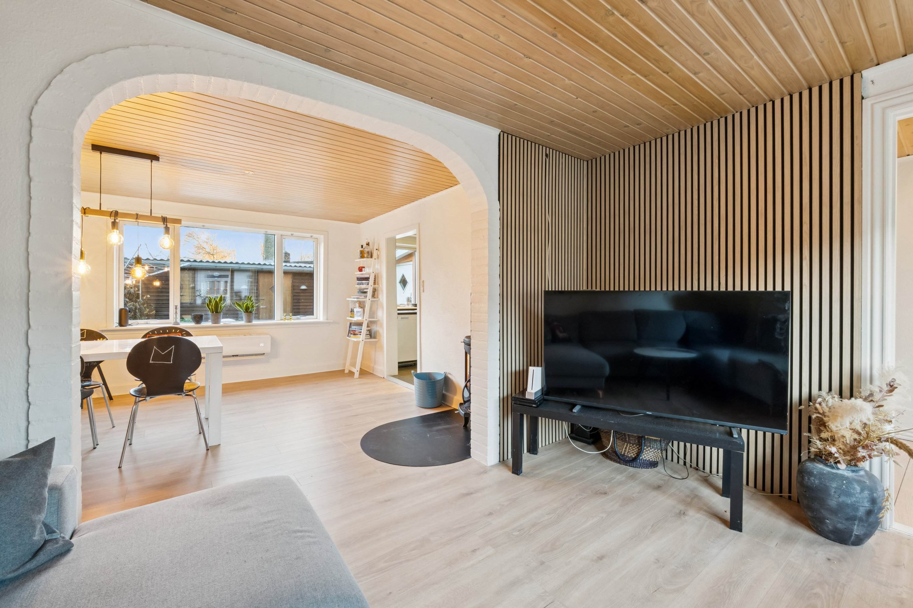 Fremhævet stue billede i fuldskærmstilstand. Billede af Nørrebro 3, 7900 Nykøbing M