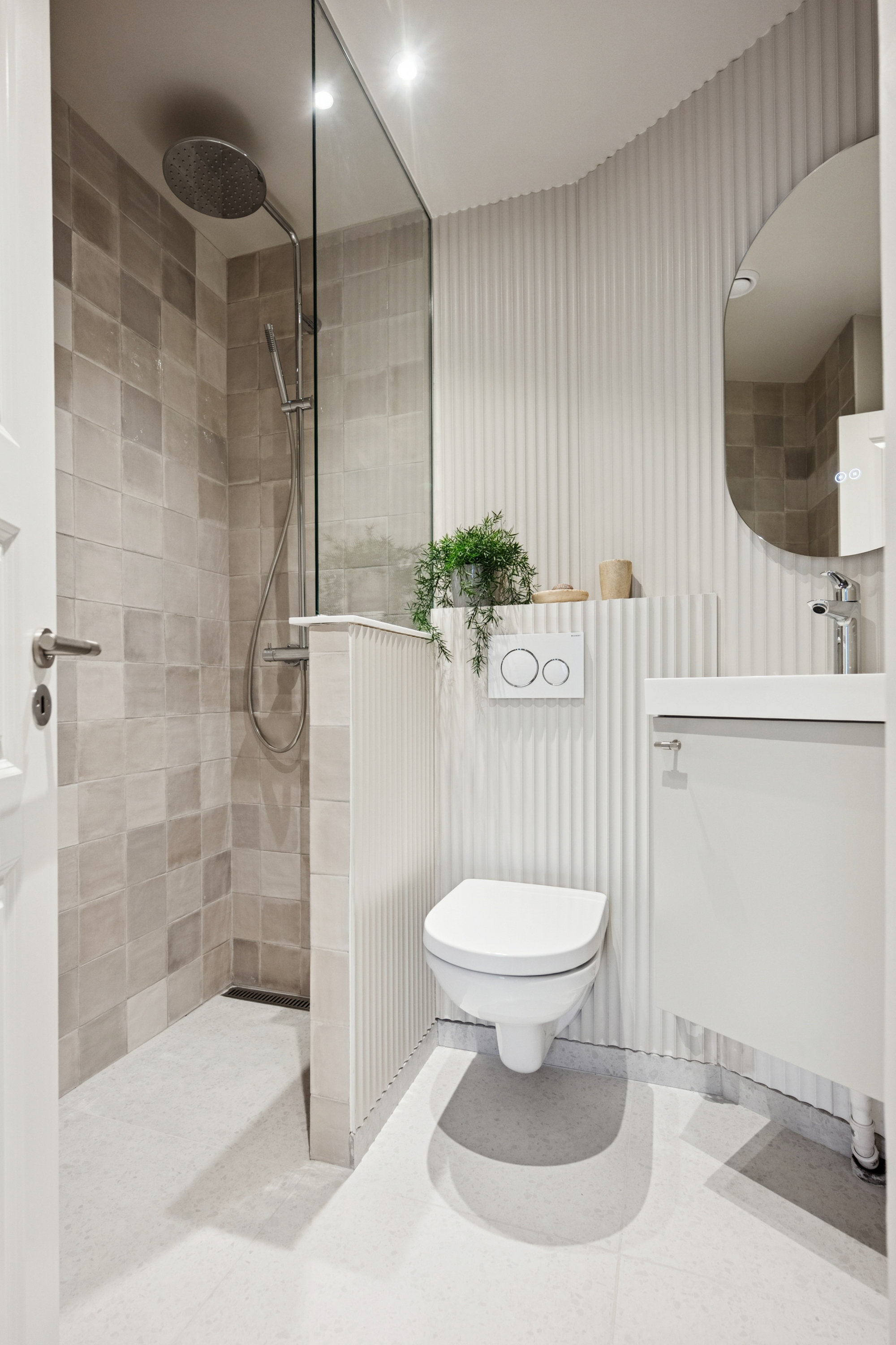 Fremhævet badeværelse billede i fuldskærmstilstand. Billede af Vesterbrogade 85, 5., 1620 København V