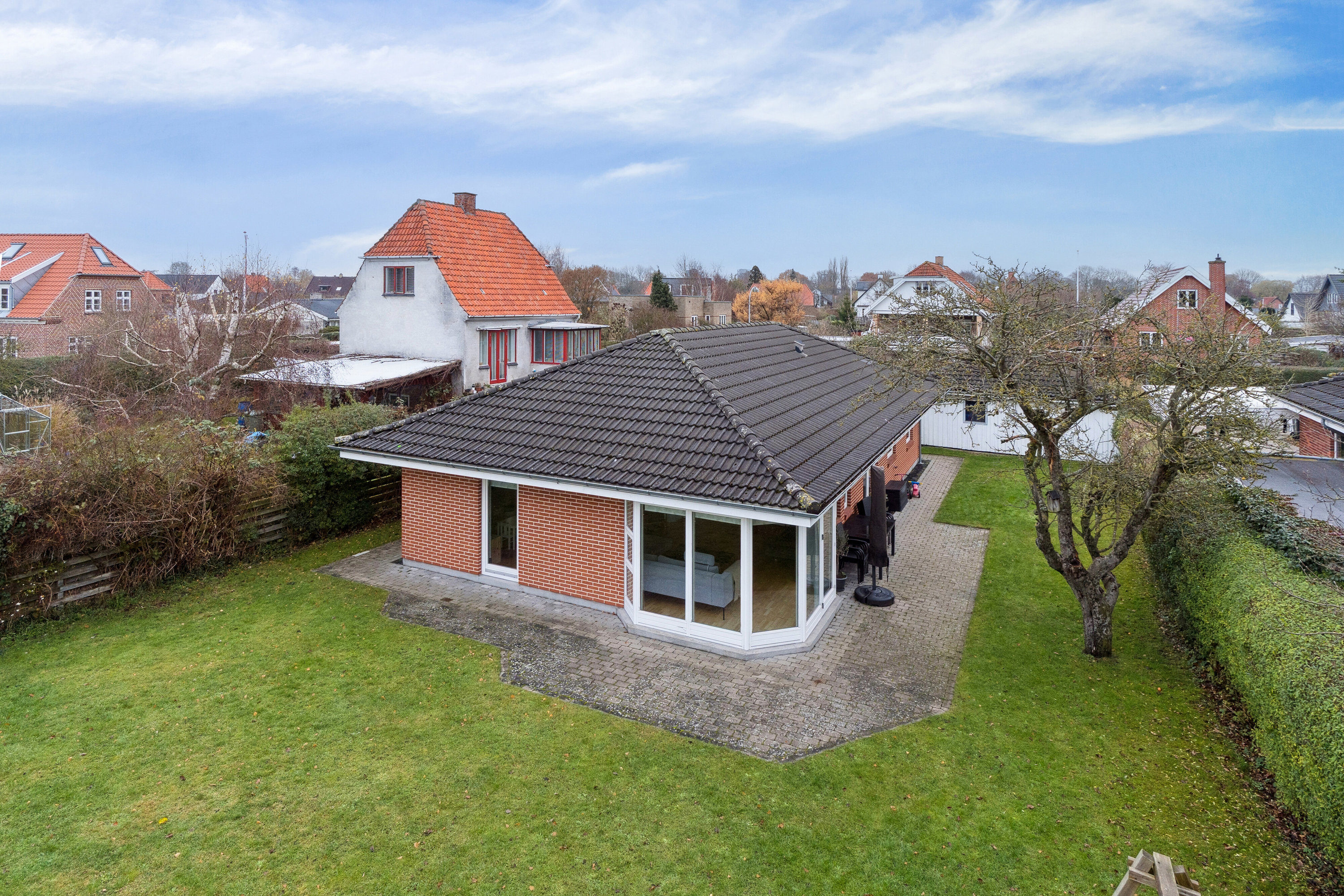 Miniaturebillede 1: set fra haven. Billede af Krogstens Alle 28, 2650 Hvidovre