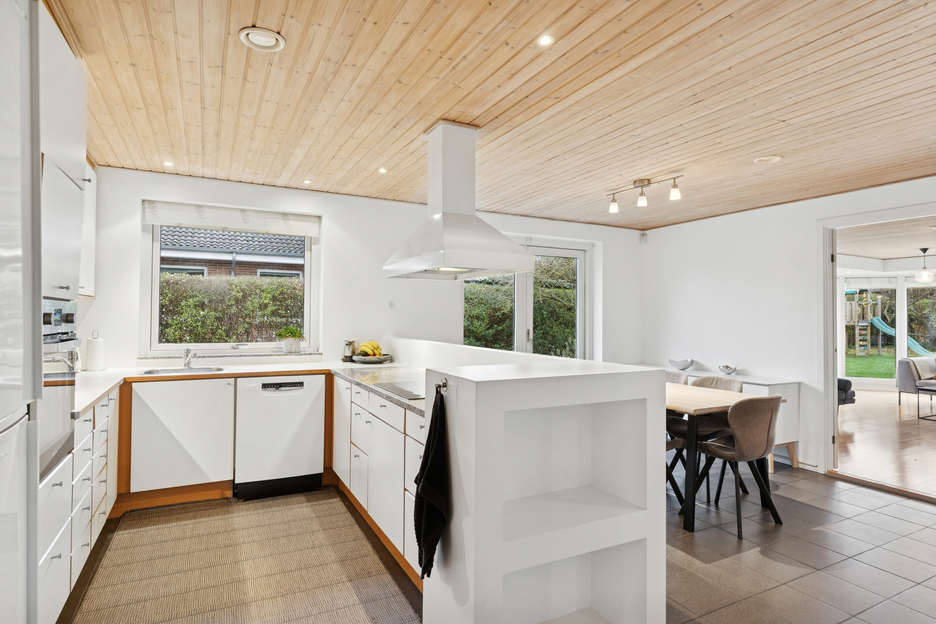 Fremhævet køkken billede i fuldskærmstilstand. Billede af Krogstens Alle 28, 2650 Hvidovre