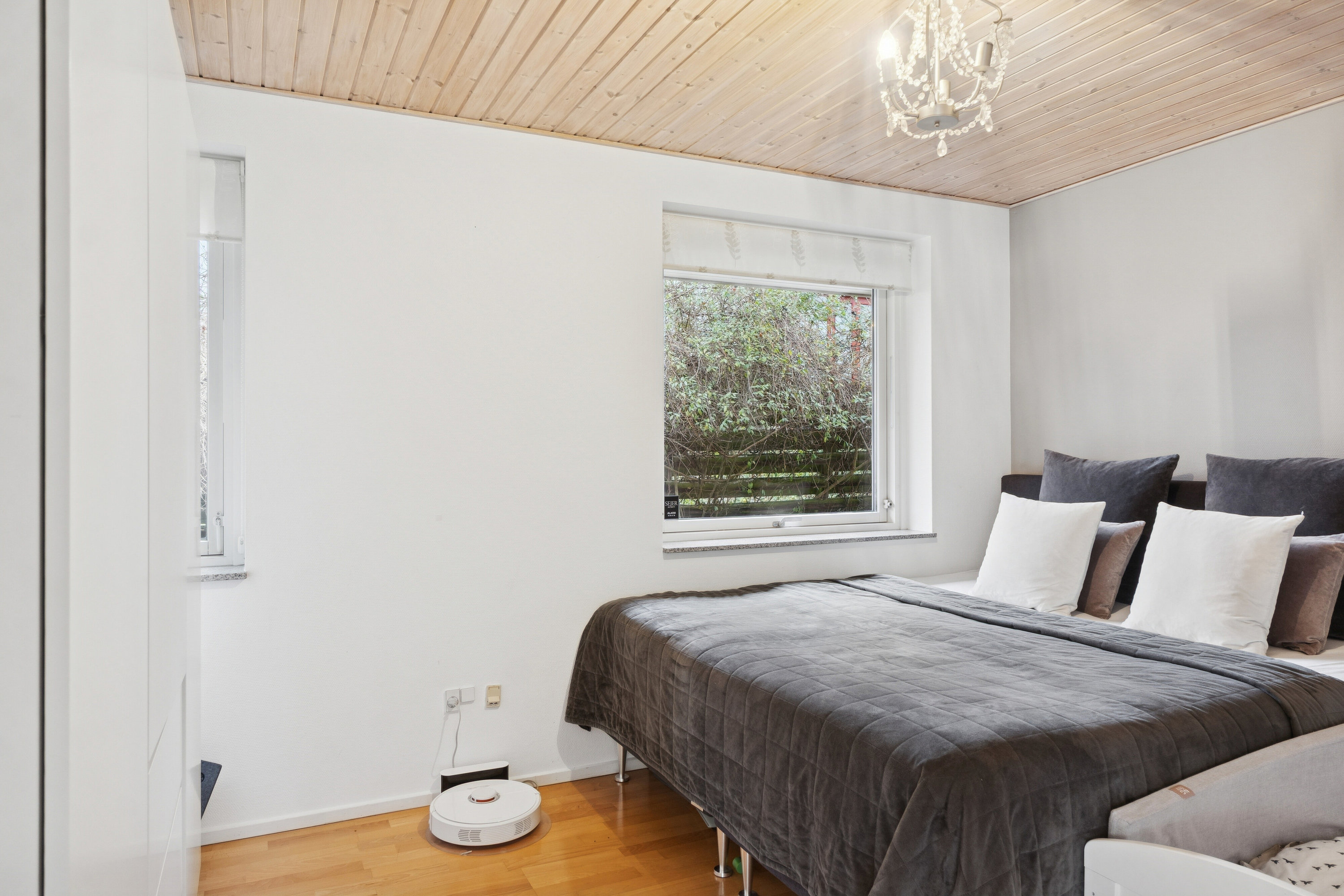 Fremhævet soveværelse billede i fuldskærmstilstand. Billede af Krogstens Alle 28, 2650 Hvidovre