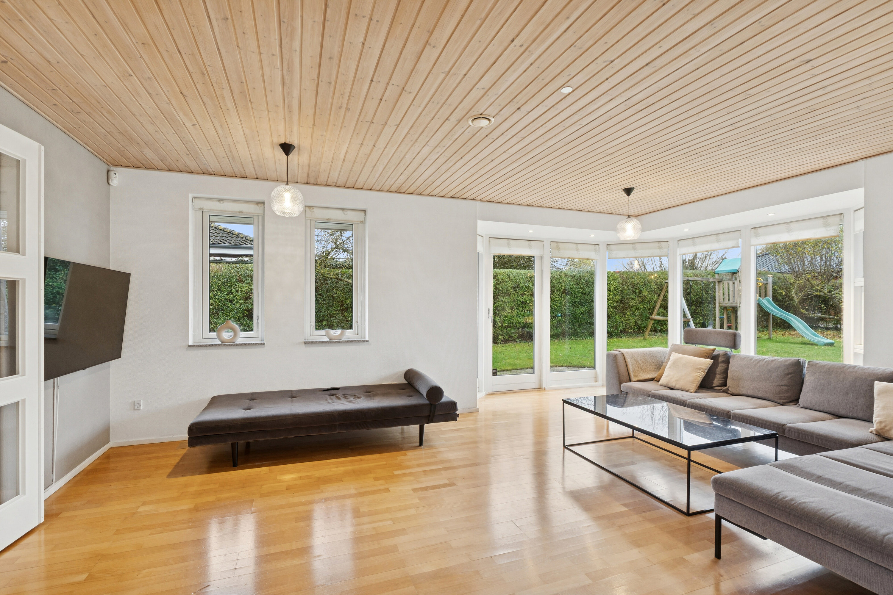 Fremhævet stue billede i fuldskærmstilstand. Billede af Krogstens Alle 28, 2650 Hvidovre