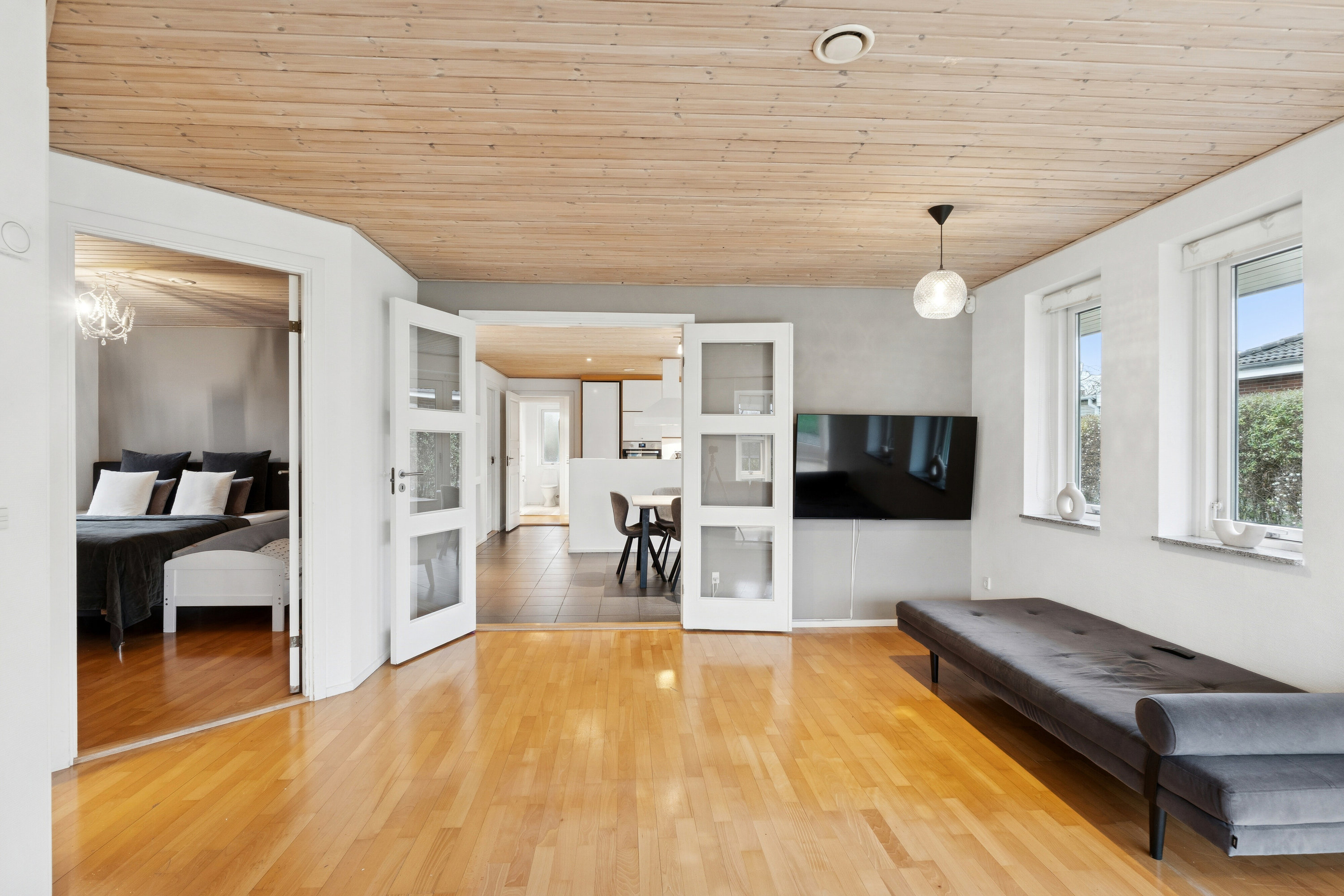 Fremhævet stue billede i fuldskærmstilstand. Billede af Krogstens Alle 28, 2650 Hvidovre