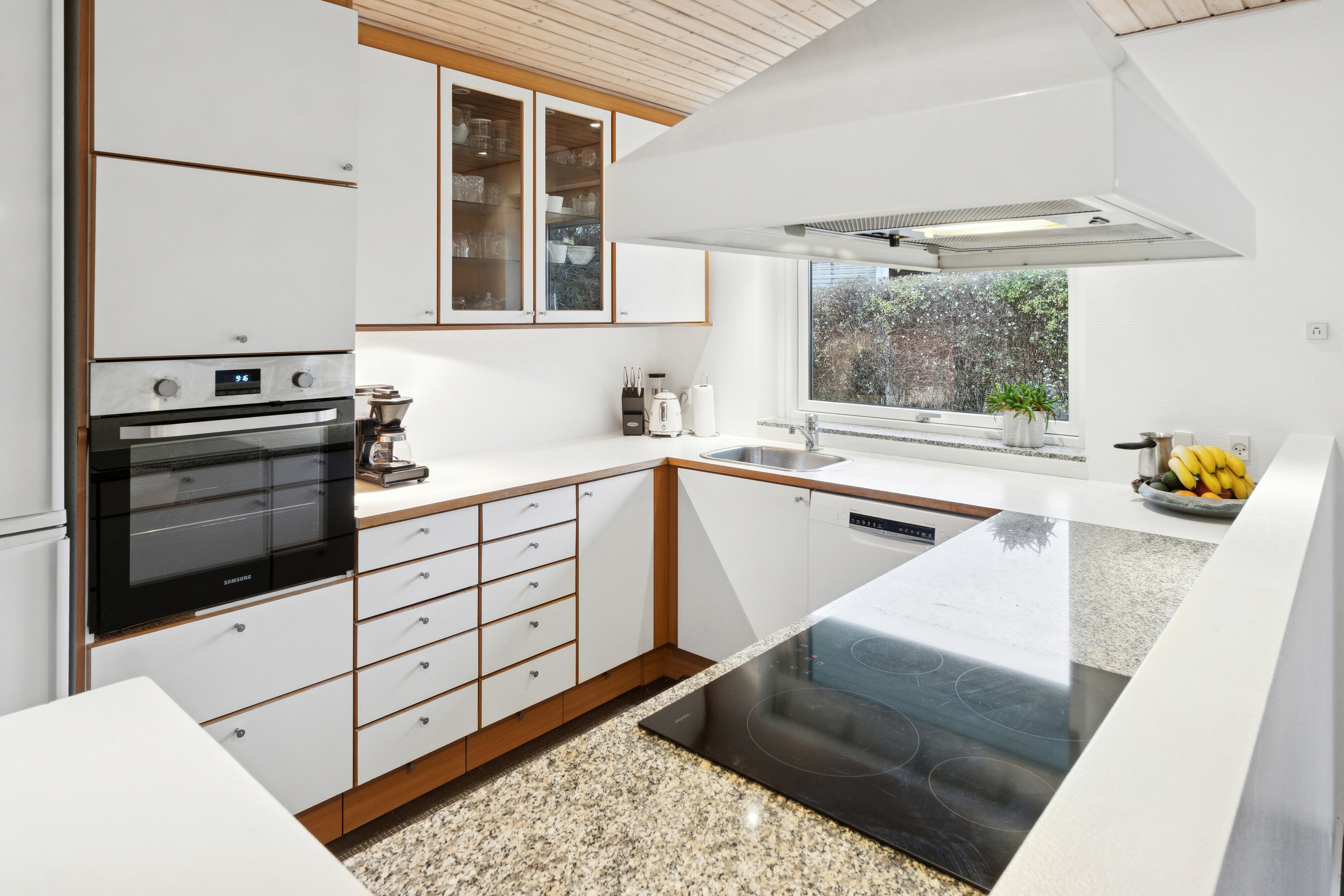 Fremhævet køkken billede i fuldskærmstilstand. Billede af Krogstens Alle 28, 2650 Hvidovre