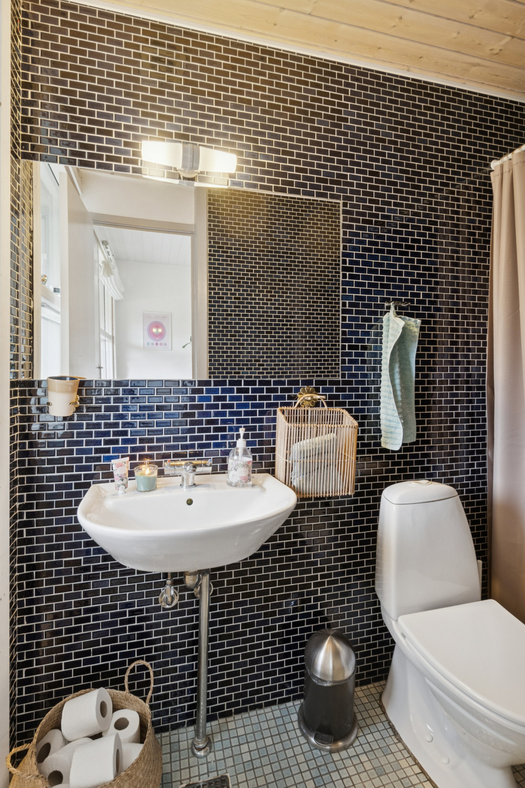 Fremhævet badeværelse billede i fuldskærmstilstand. Billede af Kirkevej 7, 4250 Fuglebjerg