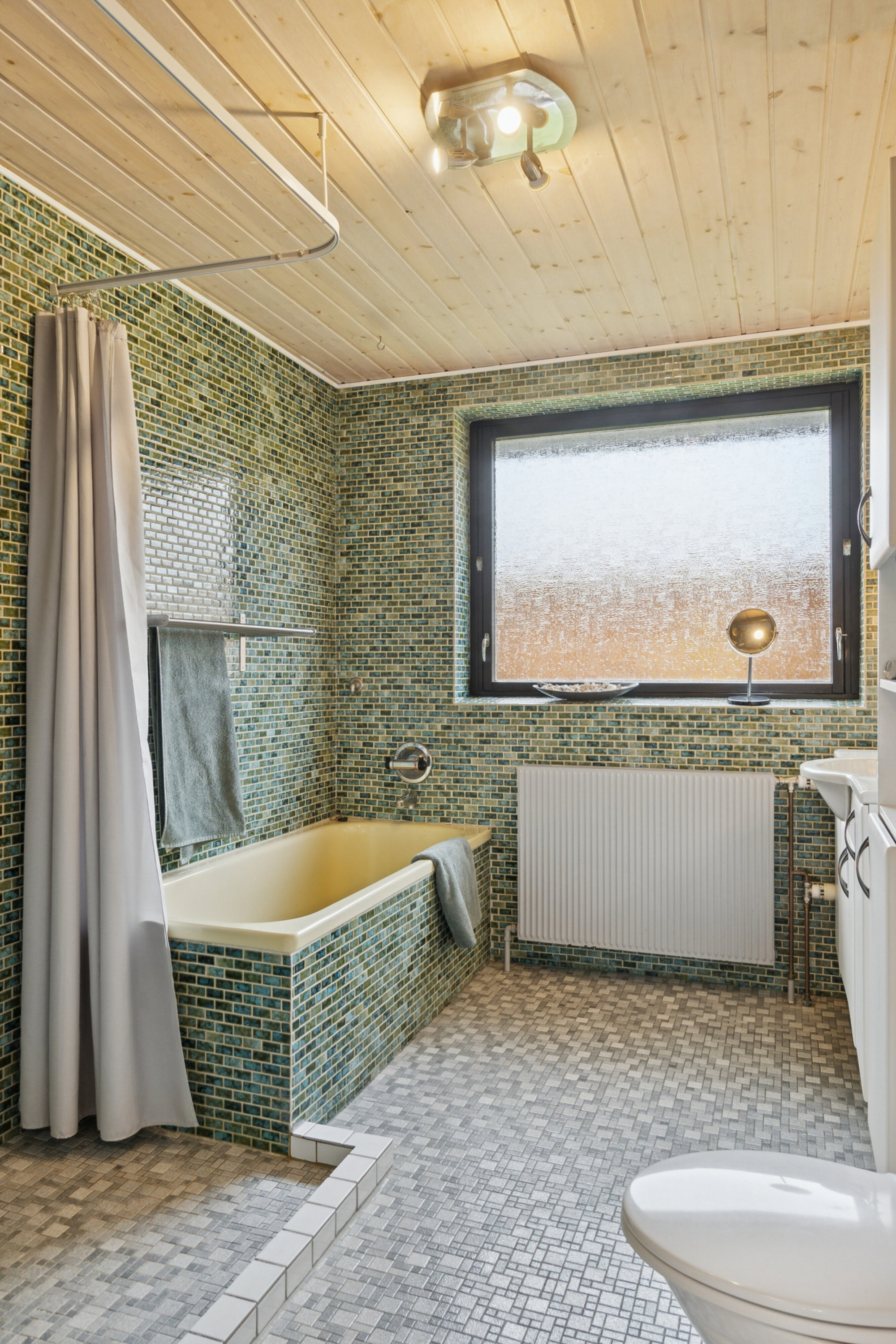 Fremhævet badeværelse billede i fuldskærmstilstand. Billede af Kirkevej 7, 4250 Fuglebjerg