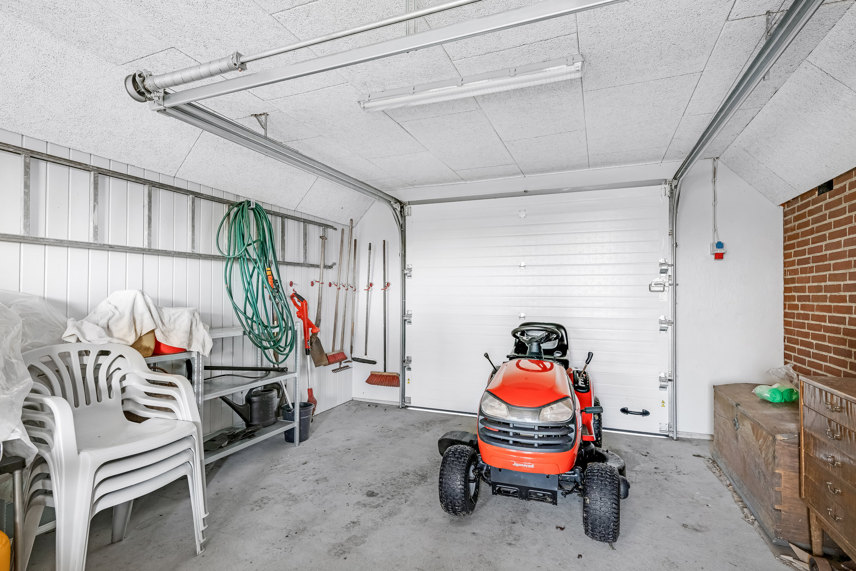 Fremhævet garage billede i fuldskærmstilstand. Billede af Sivvænget 25, Stauning, 6900 Skjern