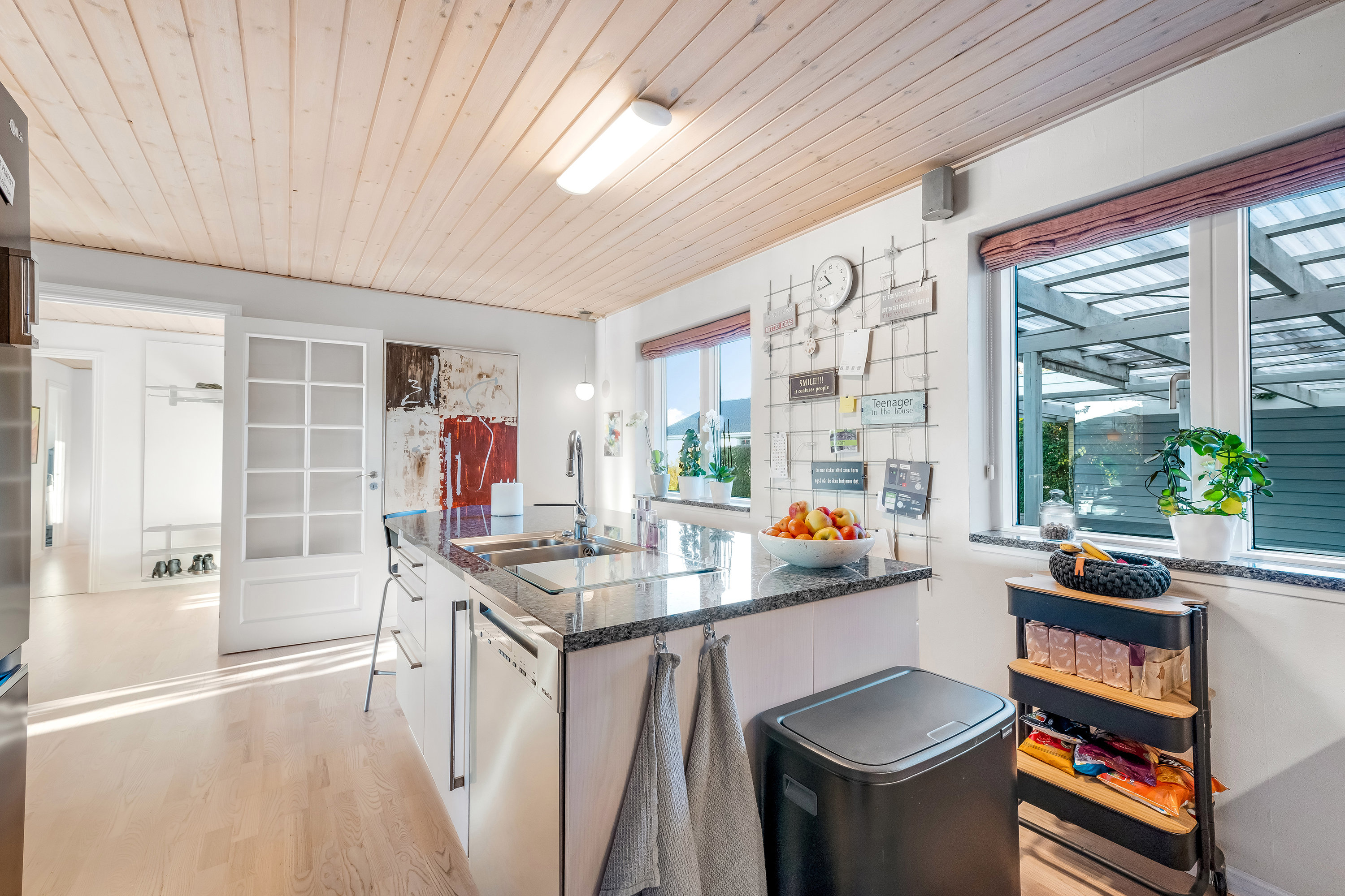 Fremhævet køkken billede i fuldskærmstilstand. Billede af Mågevej 7, 6900 Skjern