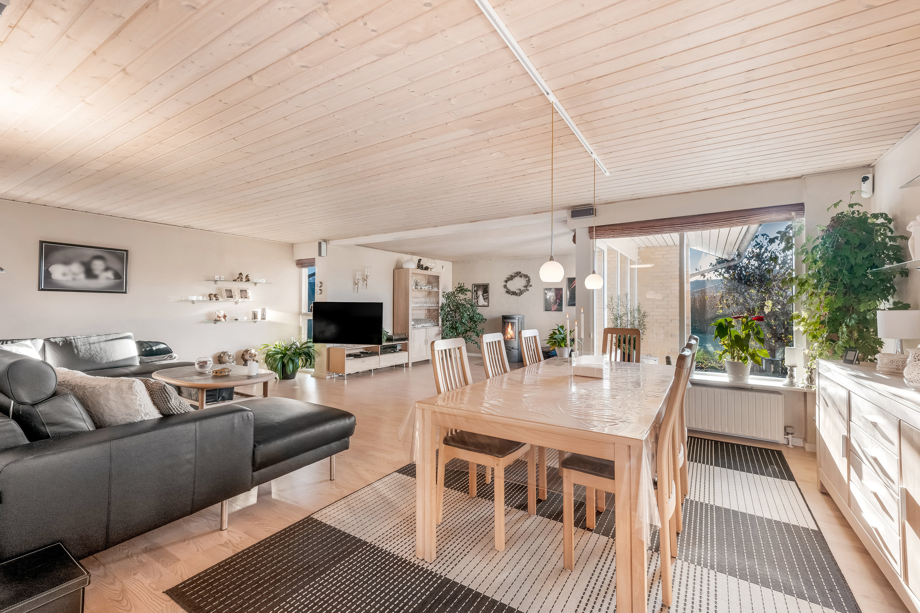 Fremhævet stue billede i fuldskærmstilstand. Billede af Mågevej 7, 6900 Skjern