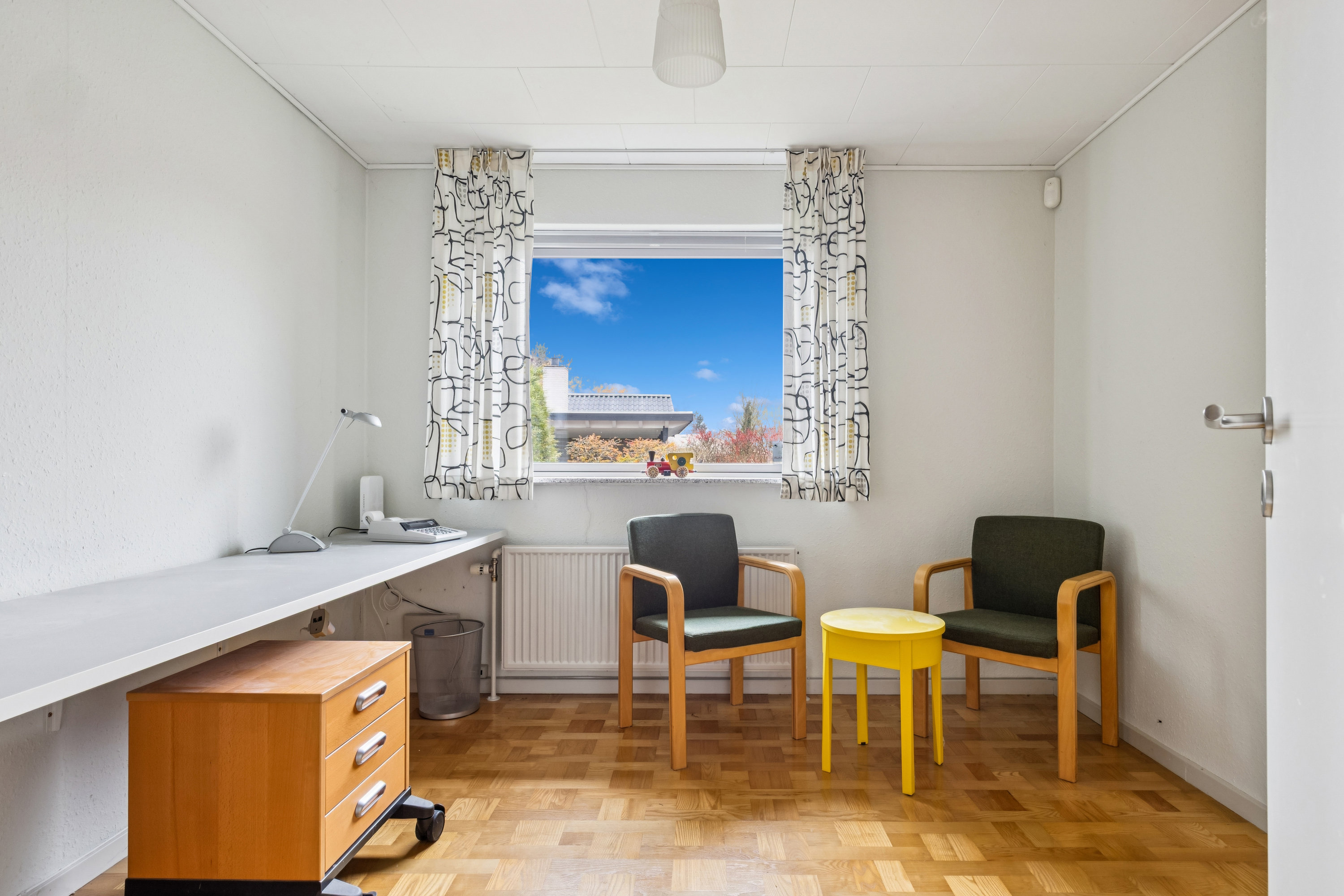 Fremhævet stue billede i fuldskærmstilstand. Billede af Magnoliavej 47, Strøby Egede, 4600 Køge