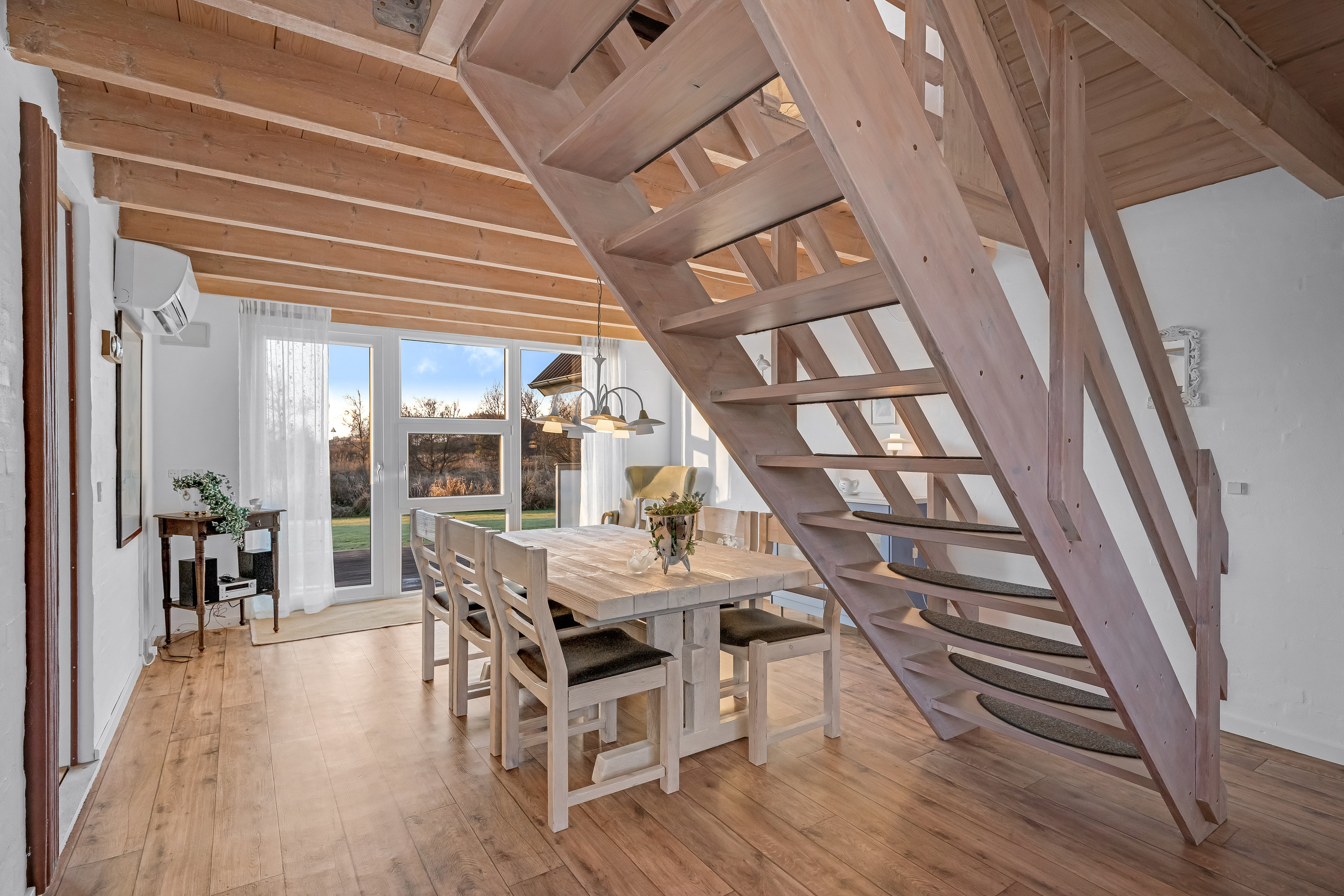 Fremhævet stue billede i fuldskærmstilstand. Billede af Sivvænget 25, Stauning, 6900 Skjern