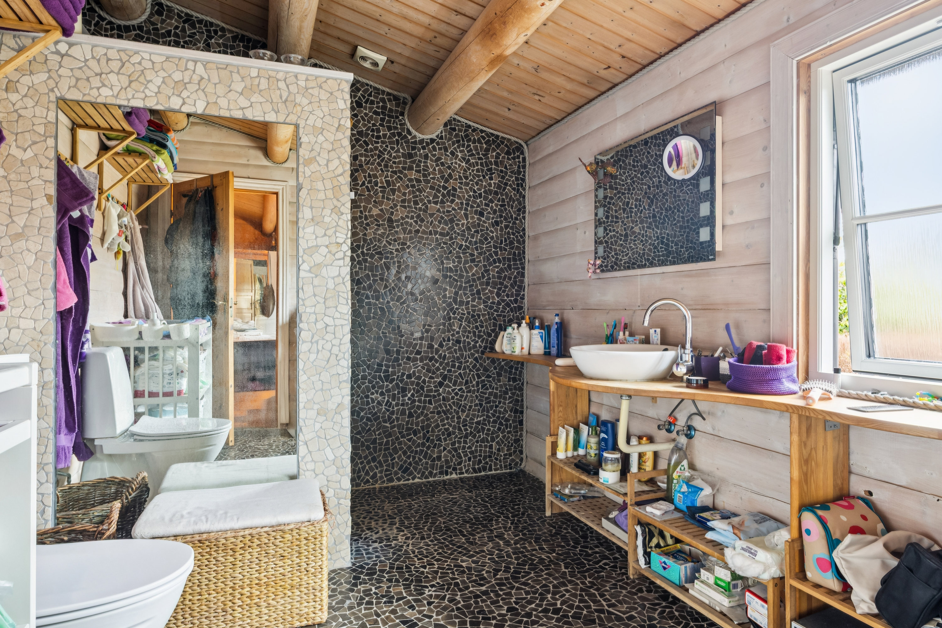 Fremhævet badeværelse billede i fuldskærmstilstand. Billede af Vemmedrupvej 229, Vemmedrup, 4632 Bjæverskov