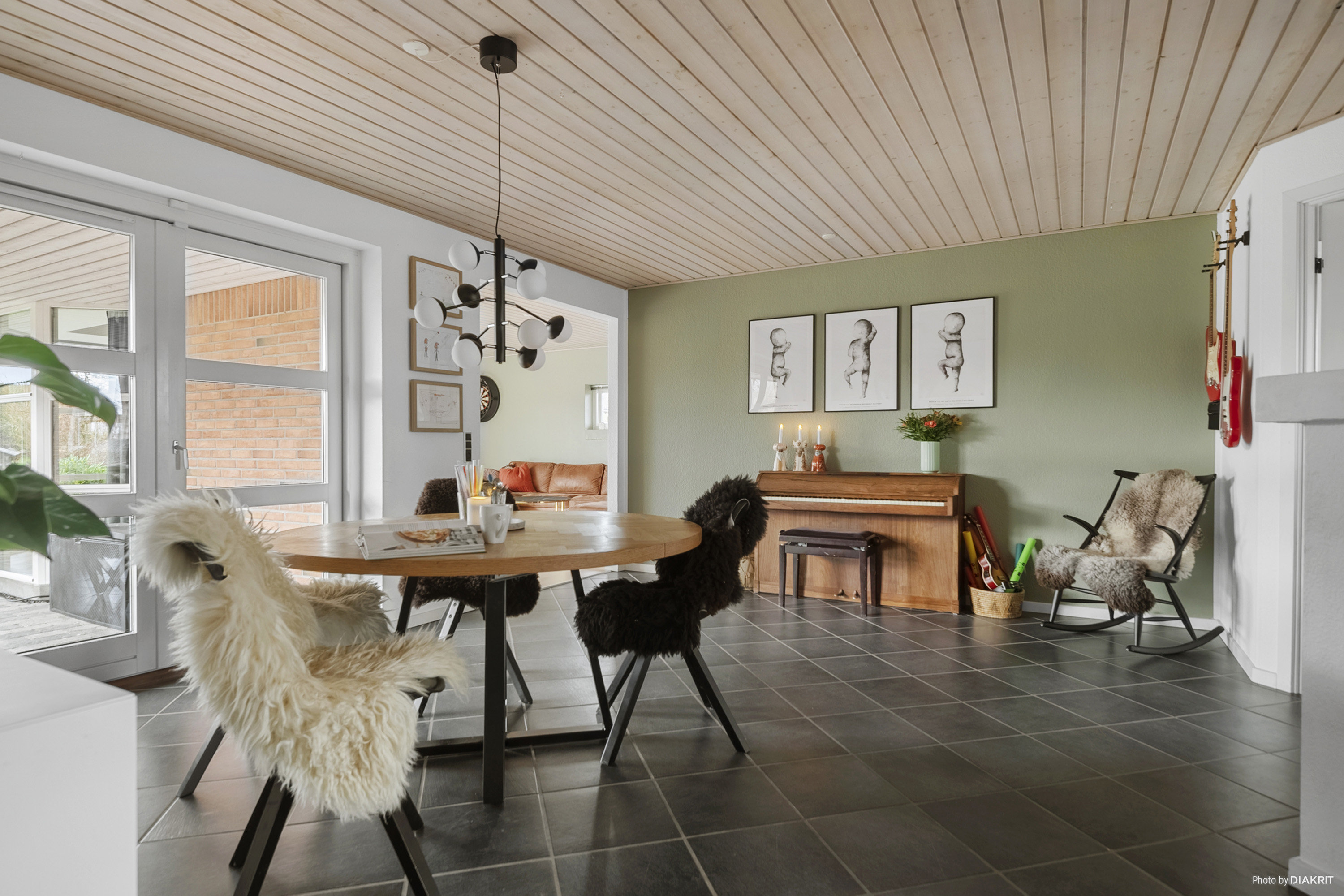 Fremhævet spisestue billede i fuldskærmstilstand. Billede af Espelunden 30, Hou, 8300 Odder