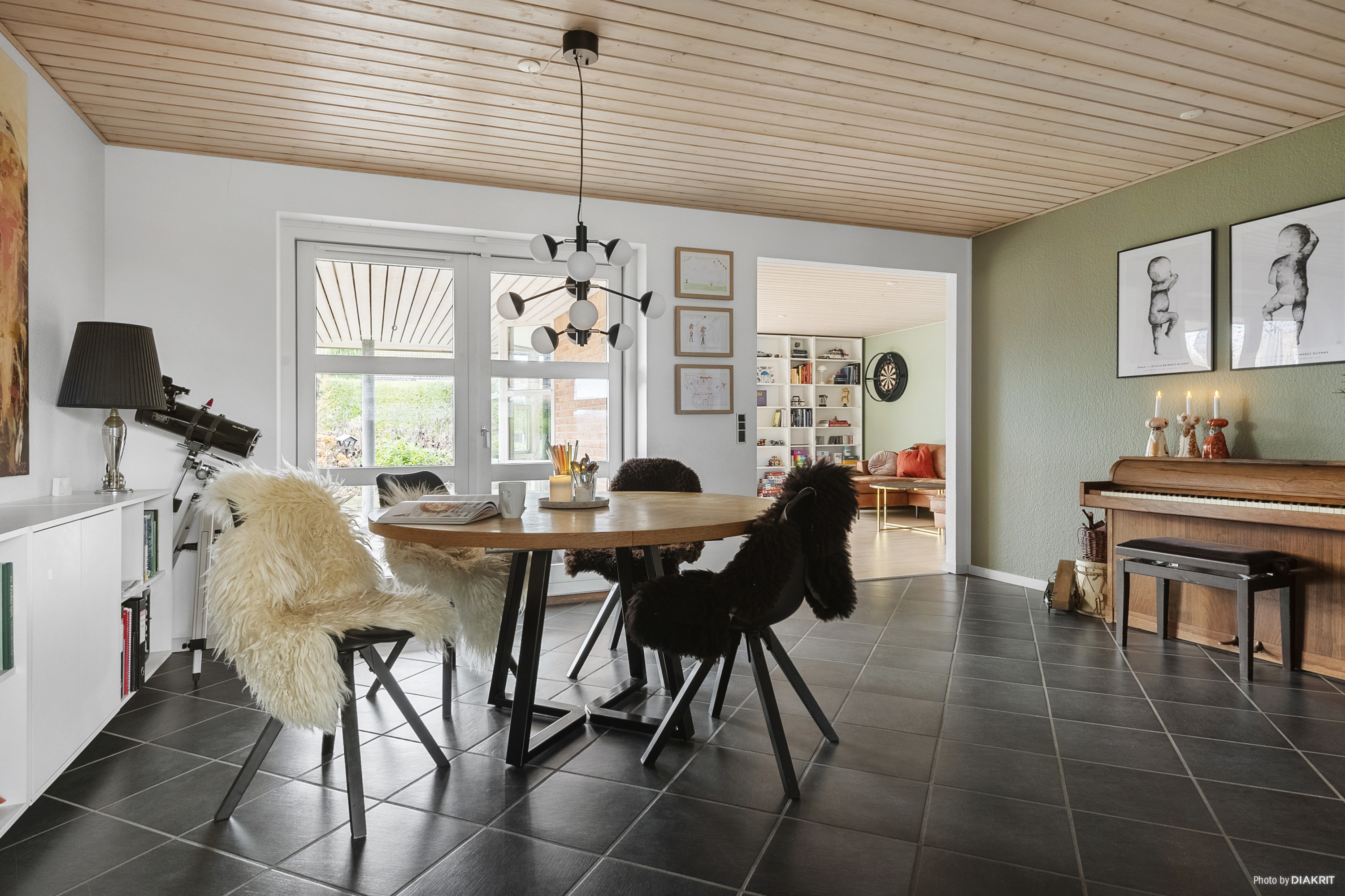 Fremhævet spisestue billede i fuldskærmstilstand. Billede af Espelunden 30, Hou, 8300 Odder