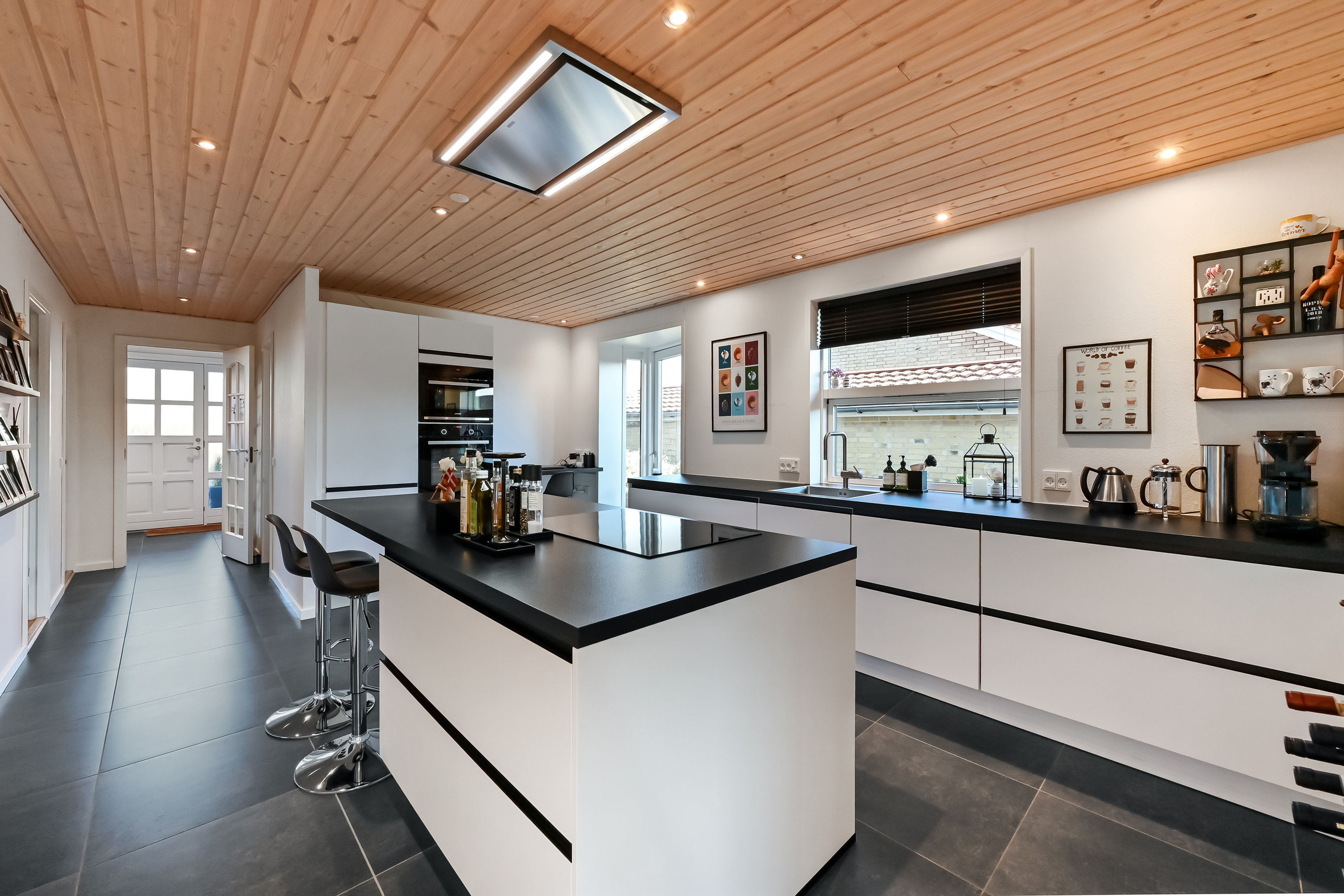 Miniaturebillede 1: køkken alrum. Billede af Kløvervænget 7, Snejbjerg, 7400 Herning