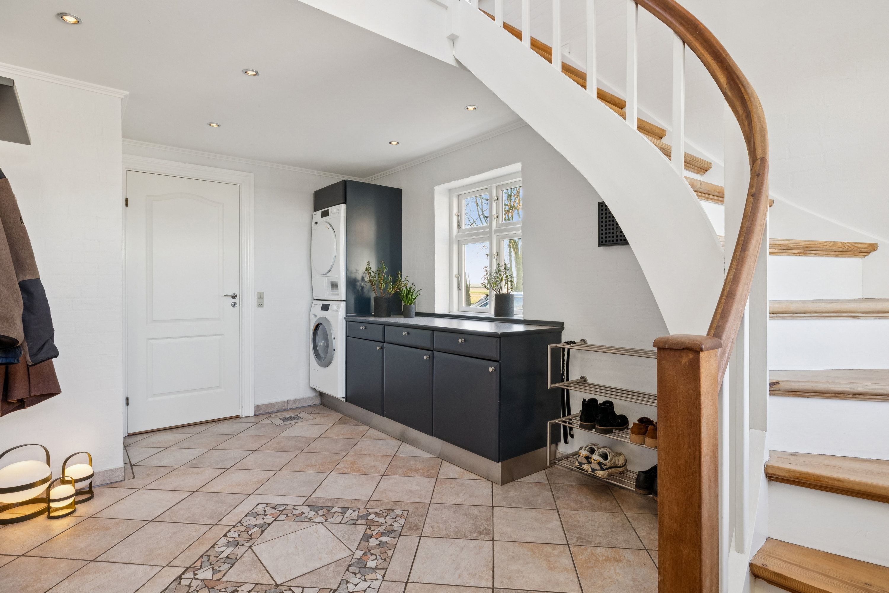 Fremhævet hall billede i fuldskærmstilstand. Billede af Hannerupvej 299, 9500 Hobro