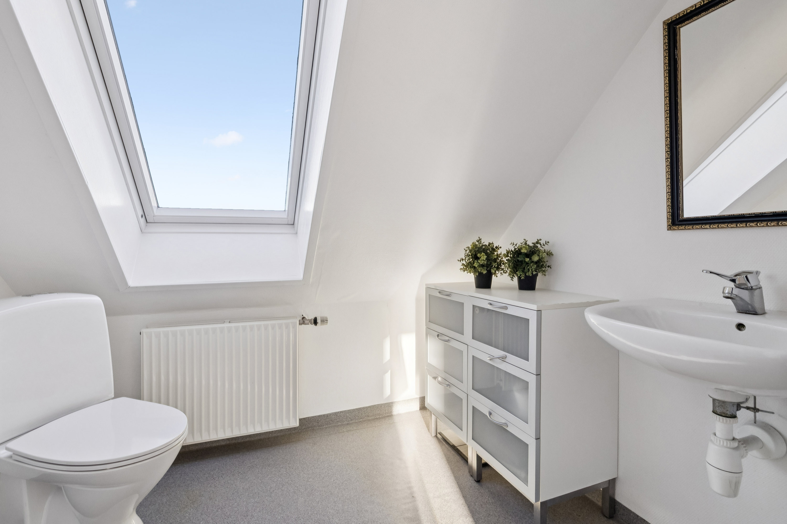 Fremhævet badeværelse billede i fuldskærmstilstand. Billede af Hannerupvej 299, 9500 Hobro