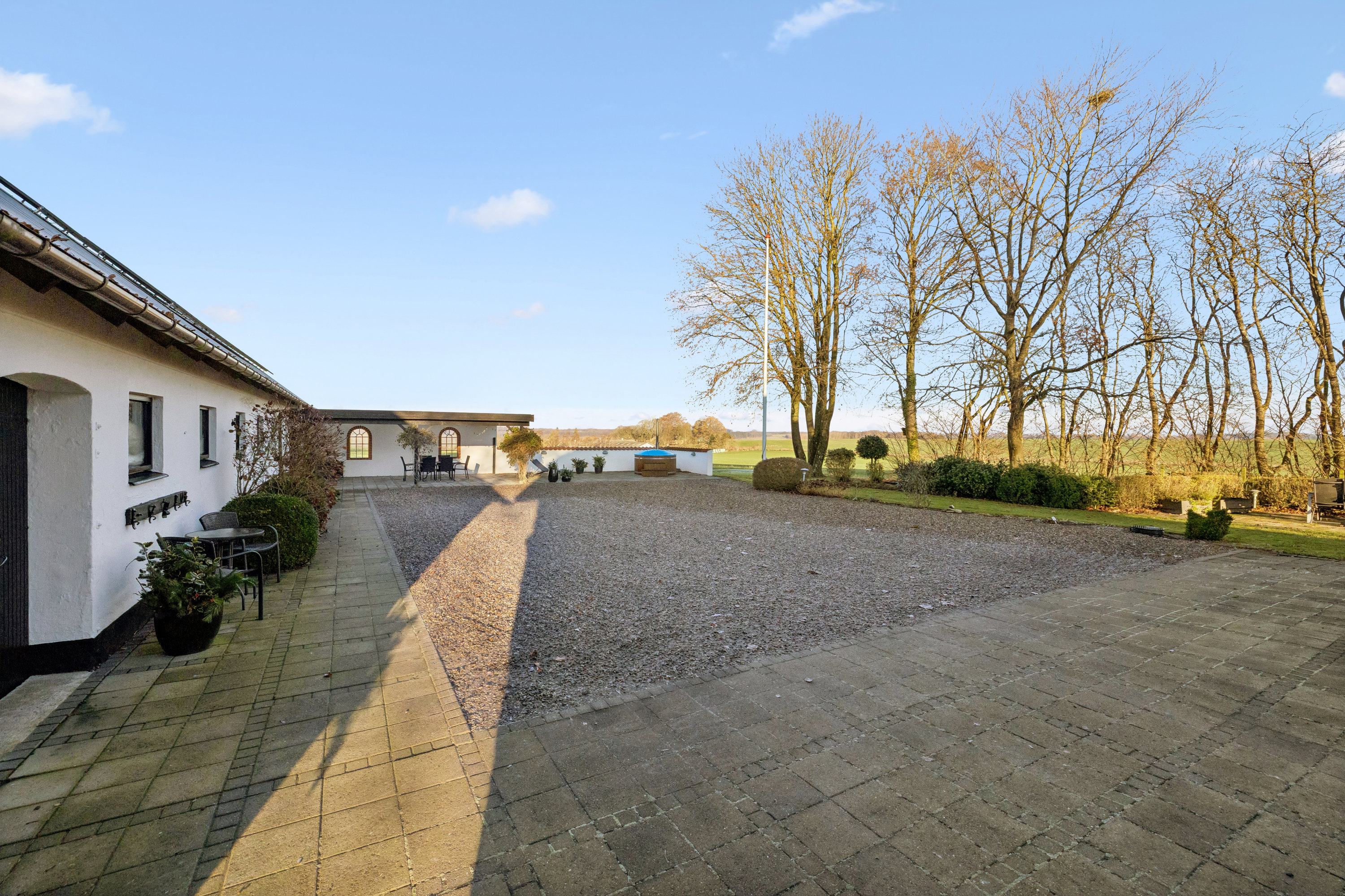 Fremhævet gårdsplads billede i fuldskærmstilstand. Billede af Hannerupvej 299, 9500 Hobro