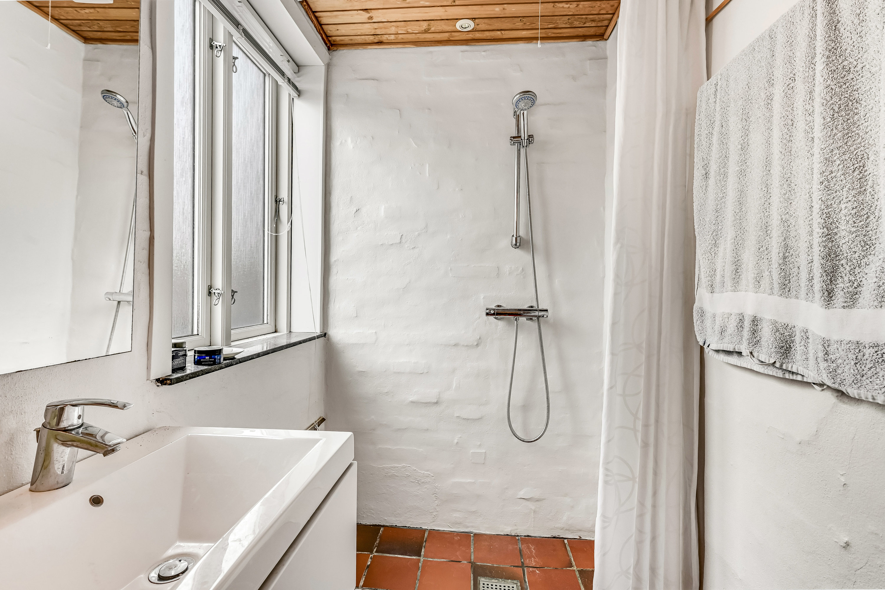 Fremhævet badeværelse billede i fuldskærmstilstand. Billede af Fredensgade 15, 6705 Esbjerg Ø