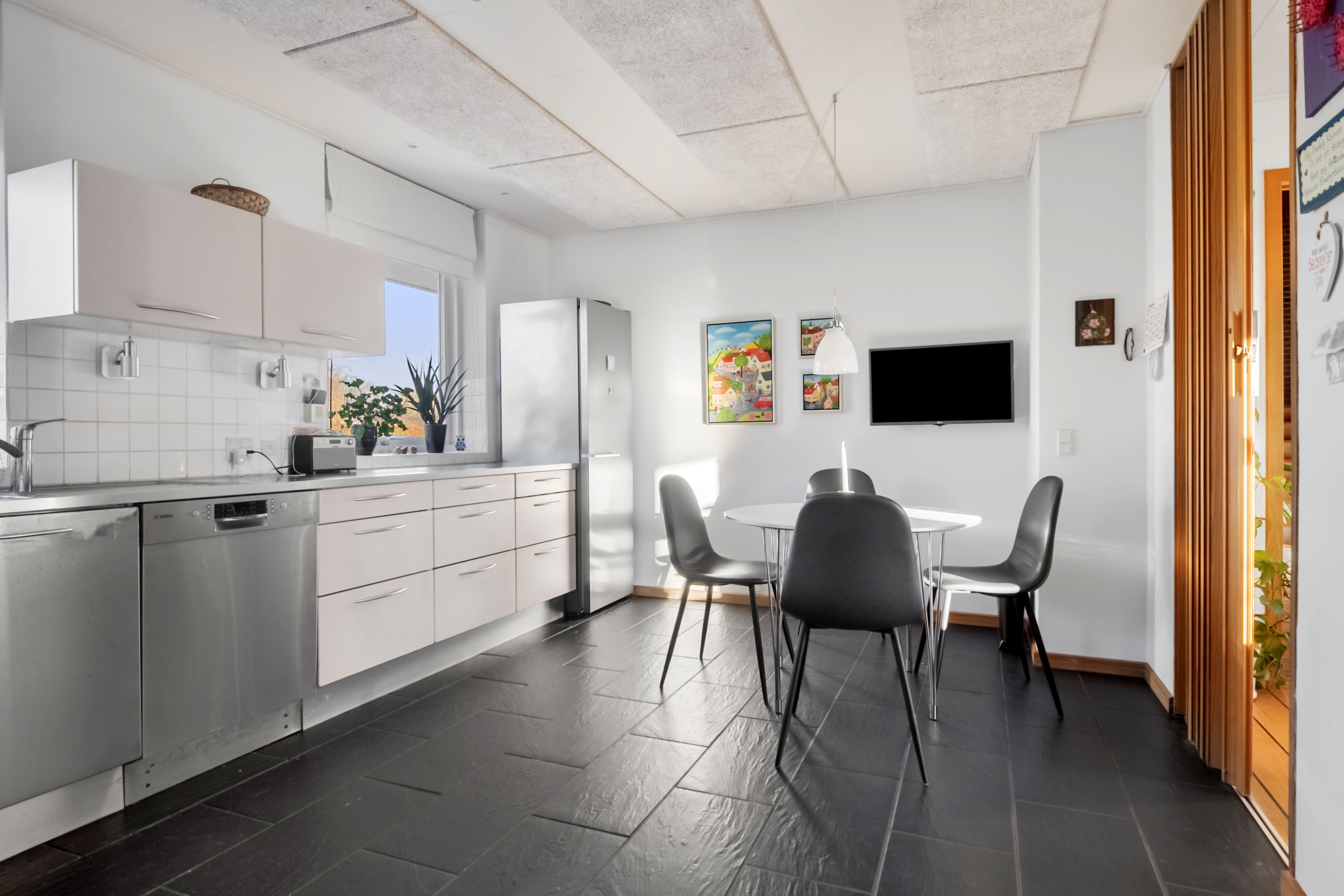 Fremhævet køkken billede i fuldskærmstilstand. Billede af Rørth Ellevej 28, Rørth, 8300 Odder