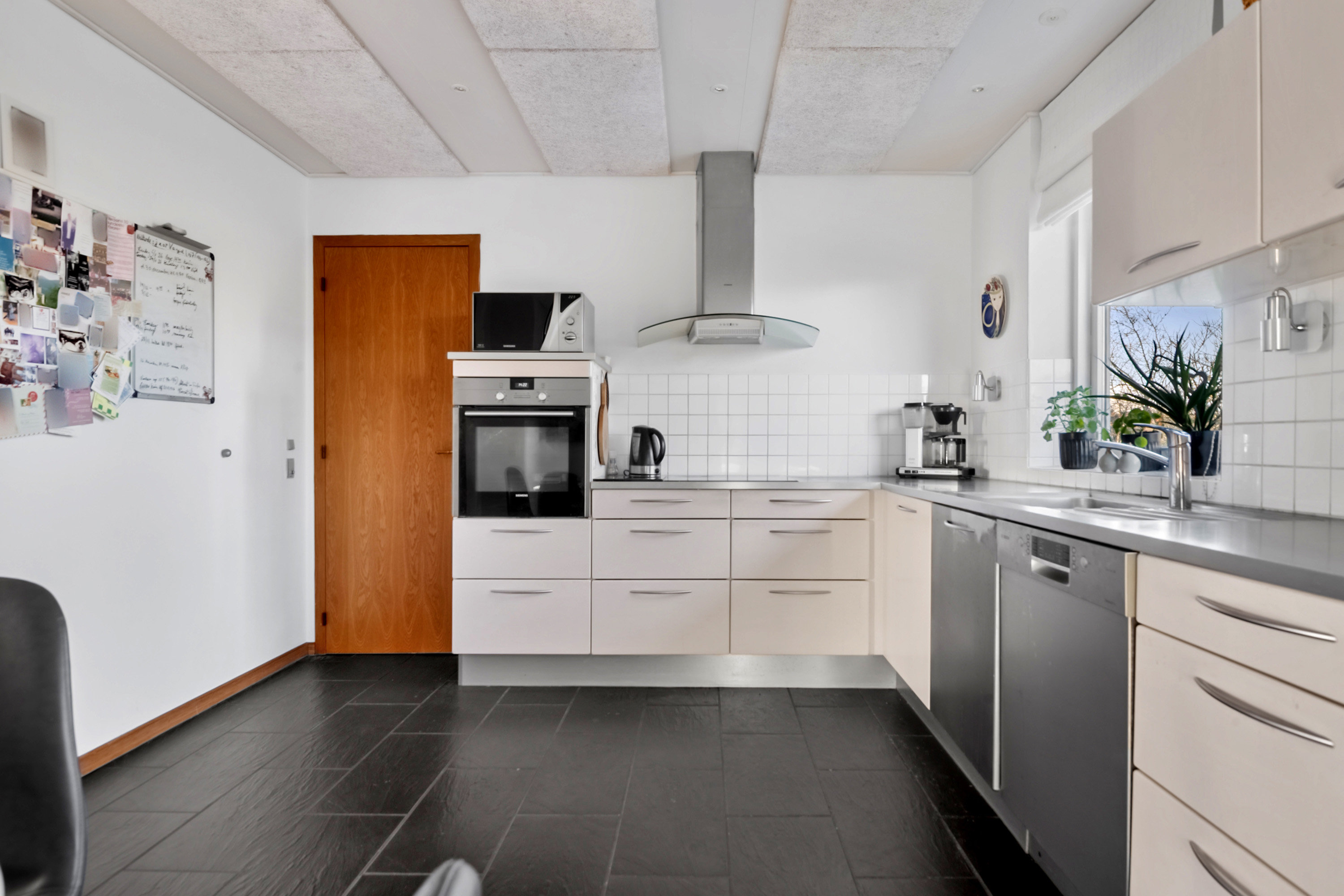 Fremhævet køkken billede i fuldskærmstilstand. Billede af Rørth Ellevej 28, Rørth, 8300 Odder