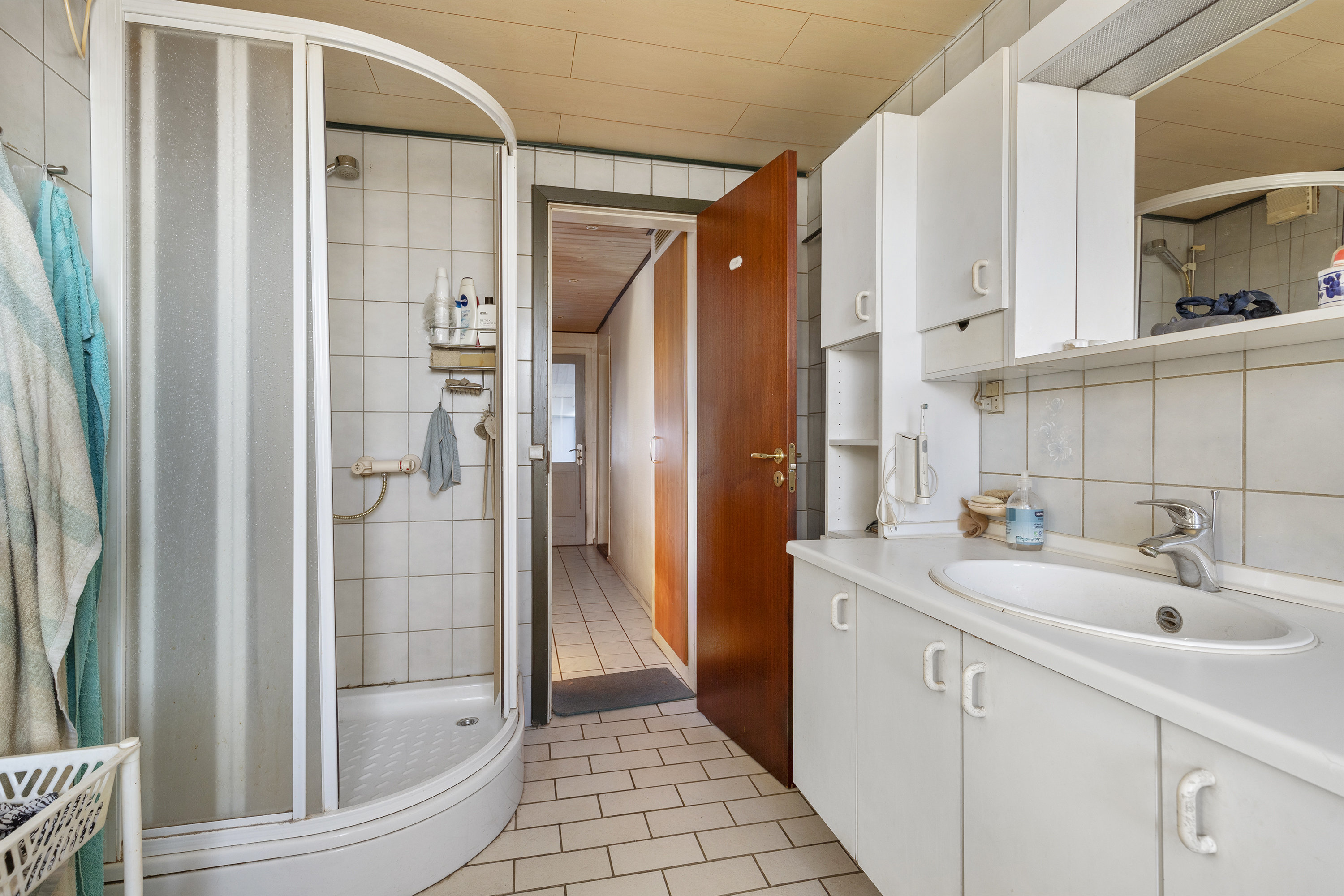 Fremhævet badeværelse billede i fuldskærmstilstand. Billede af Tryvej 145, 9750 Østervrå