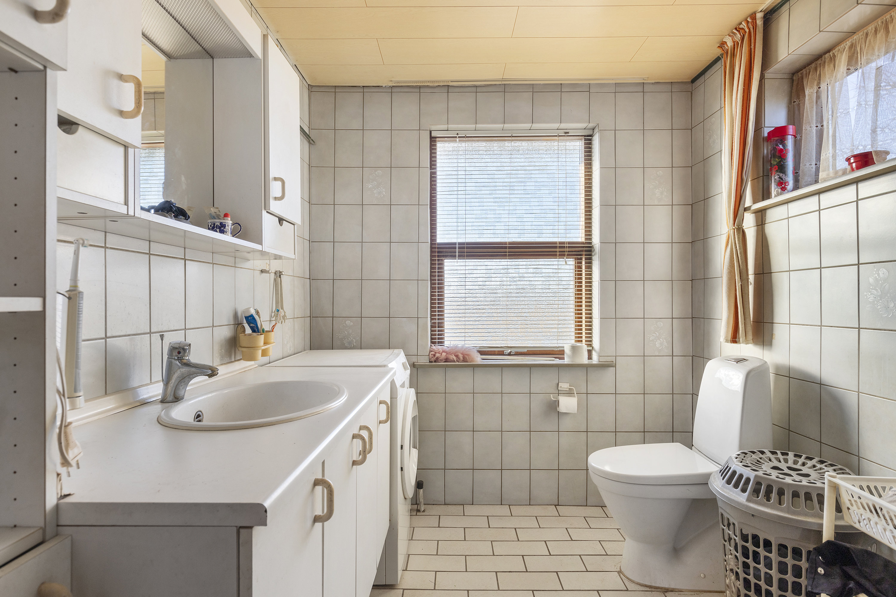 Fremhævet badeværelse billede i fuldskærmstilstand. Billede af Tryvej 145, 9750 Østervrå