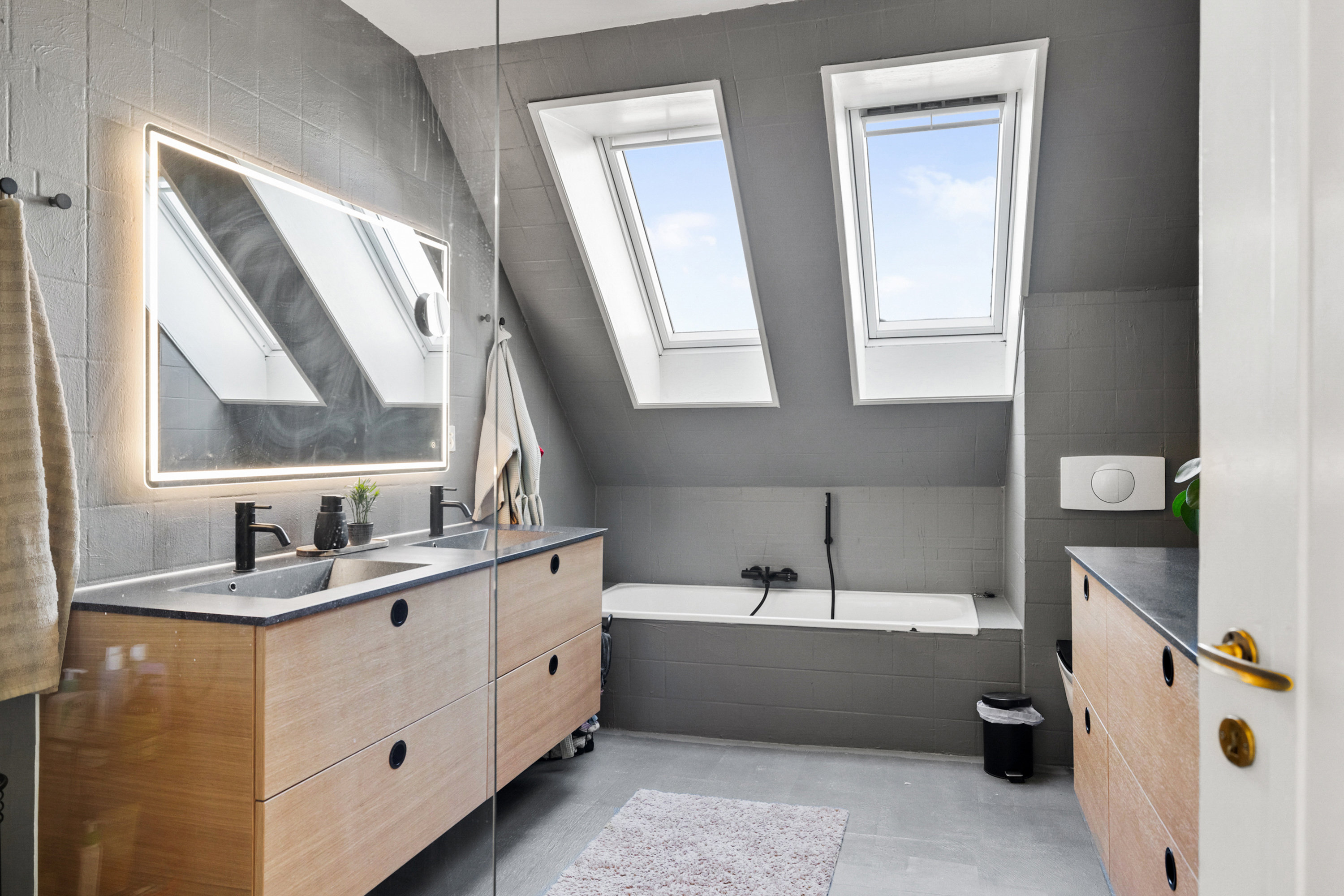 Fremhævet  billede i fuldskærmstilstand. Billede af Engdalsvej 16, 8220 Brabrand