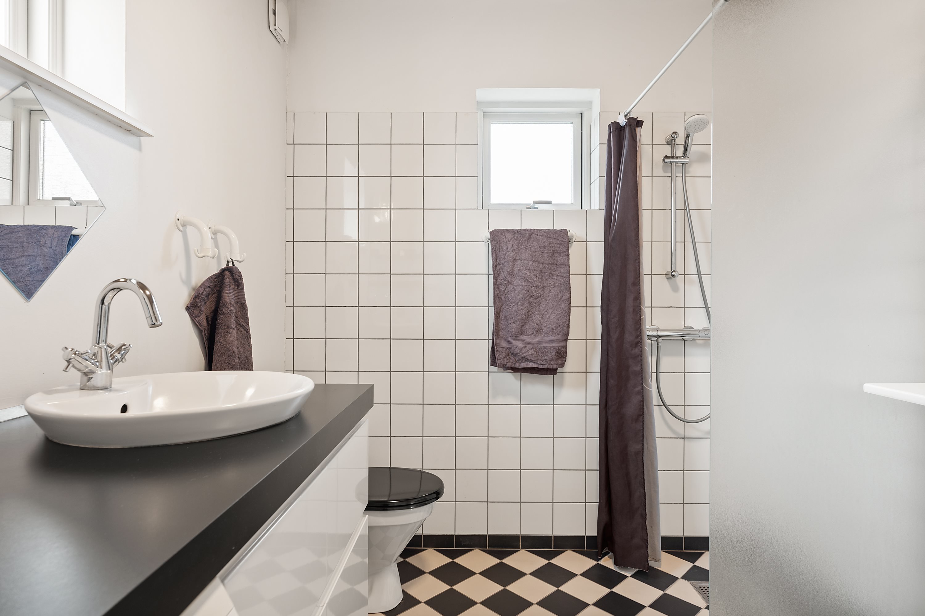 Fremhævet  billede i fuldskærmstilstand. Billede af Klintholmvej 27, Faldsled, 5642 Millinge