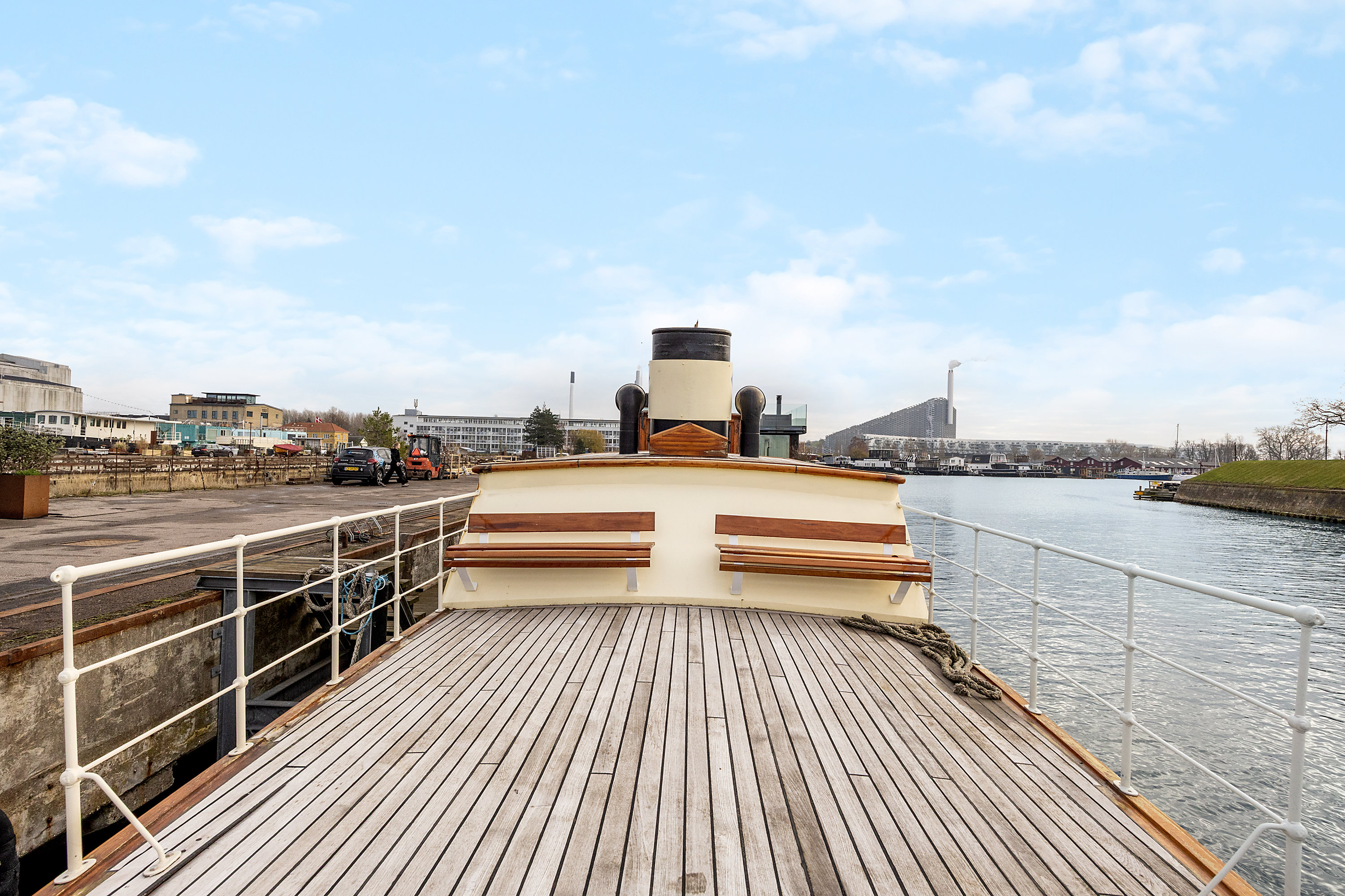 Fremhævet terrasse billede i fuldskærmstilstand. Billede af Refshalevej 141G, 1432 København K