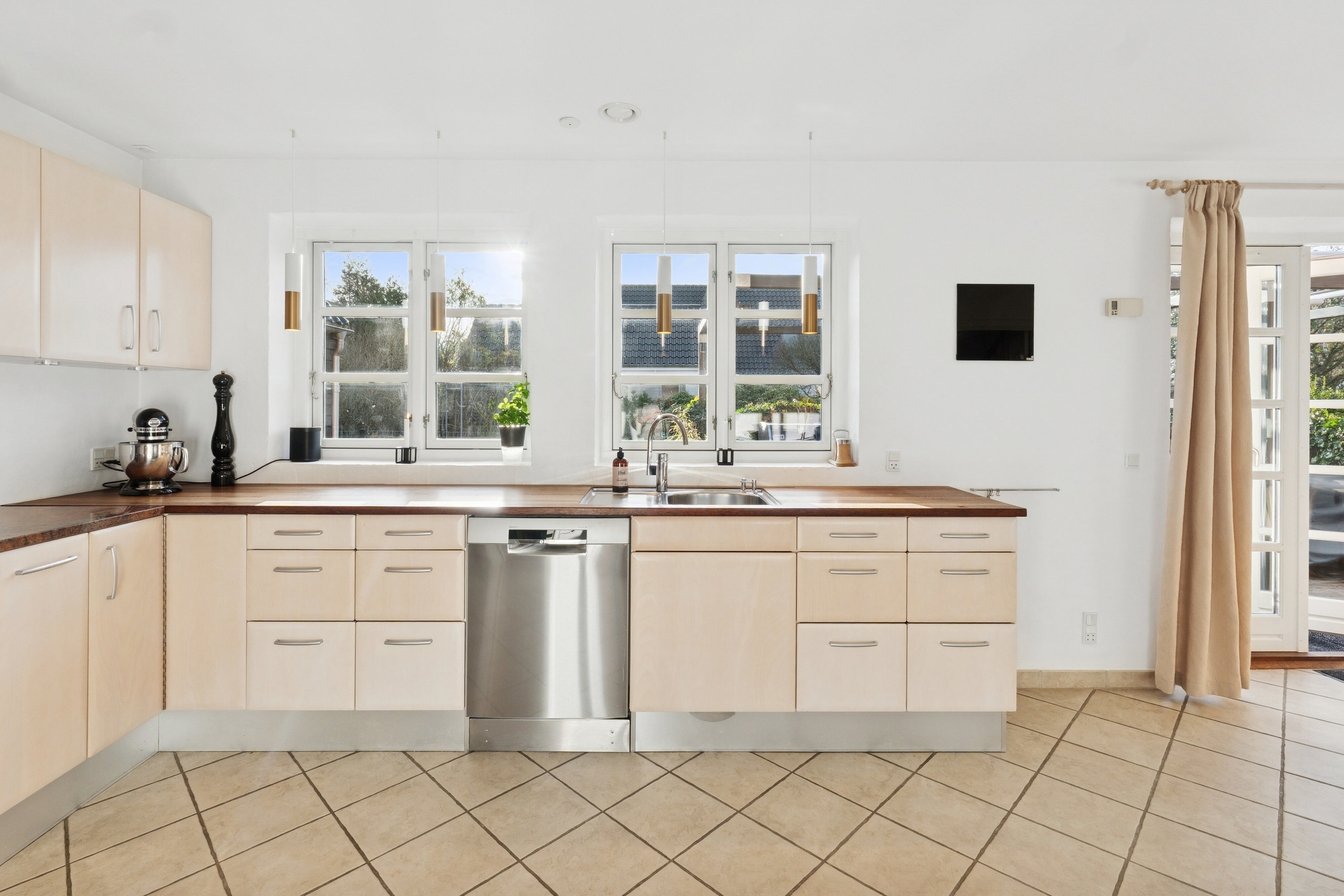 Fremhævet køkken billede i fuldskærmstilstand. Billede af Stensbjerg 15, 2600 Glostrup