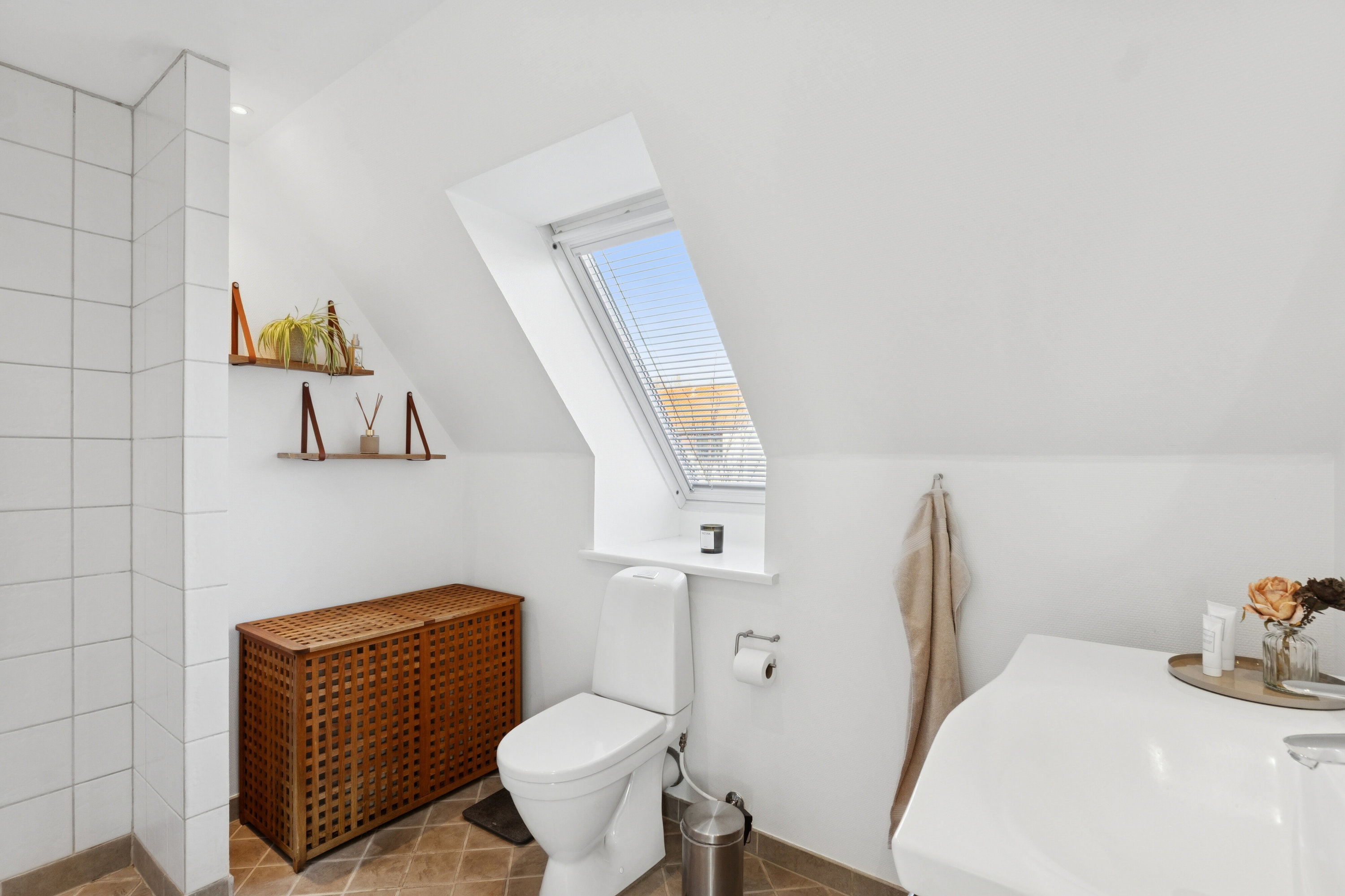 Fremhævet badeværelse billede i fuldskærmstilstand. Billede af Stensbjerg 15, 2600 Glostrup