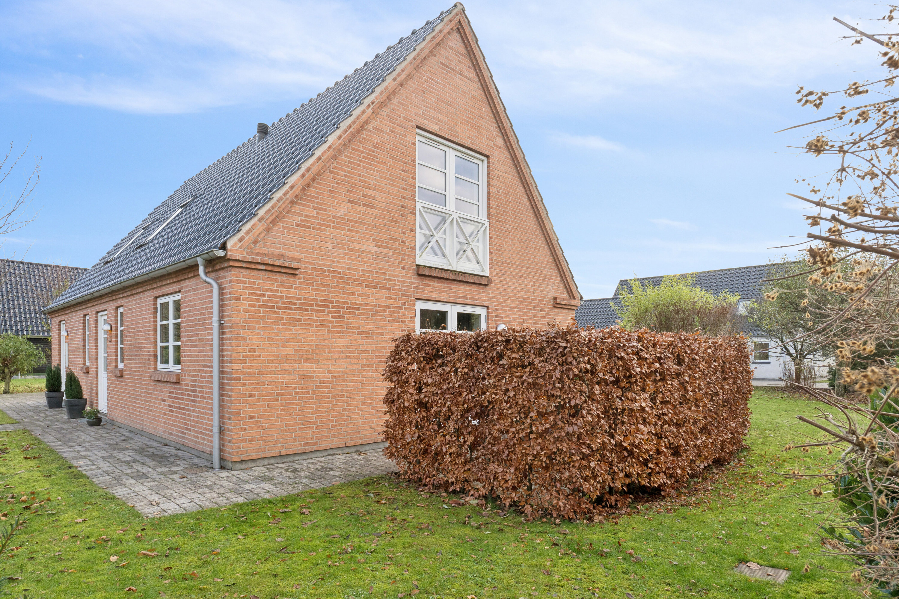 Fremhævet set fra haven billede i fuldskærmstilstand. Billede af Stensbjerg 15, 2600 Glostrup