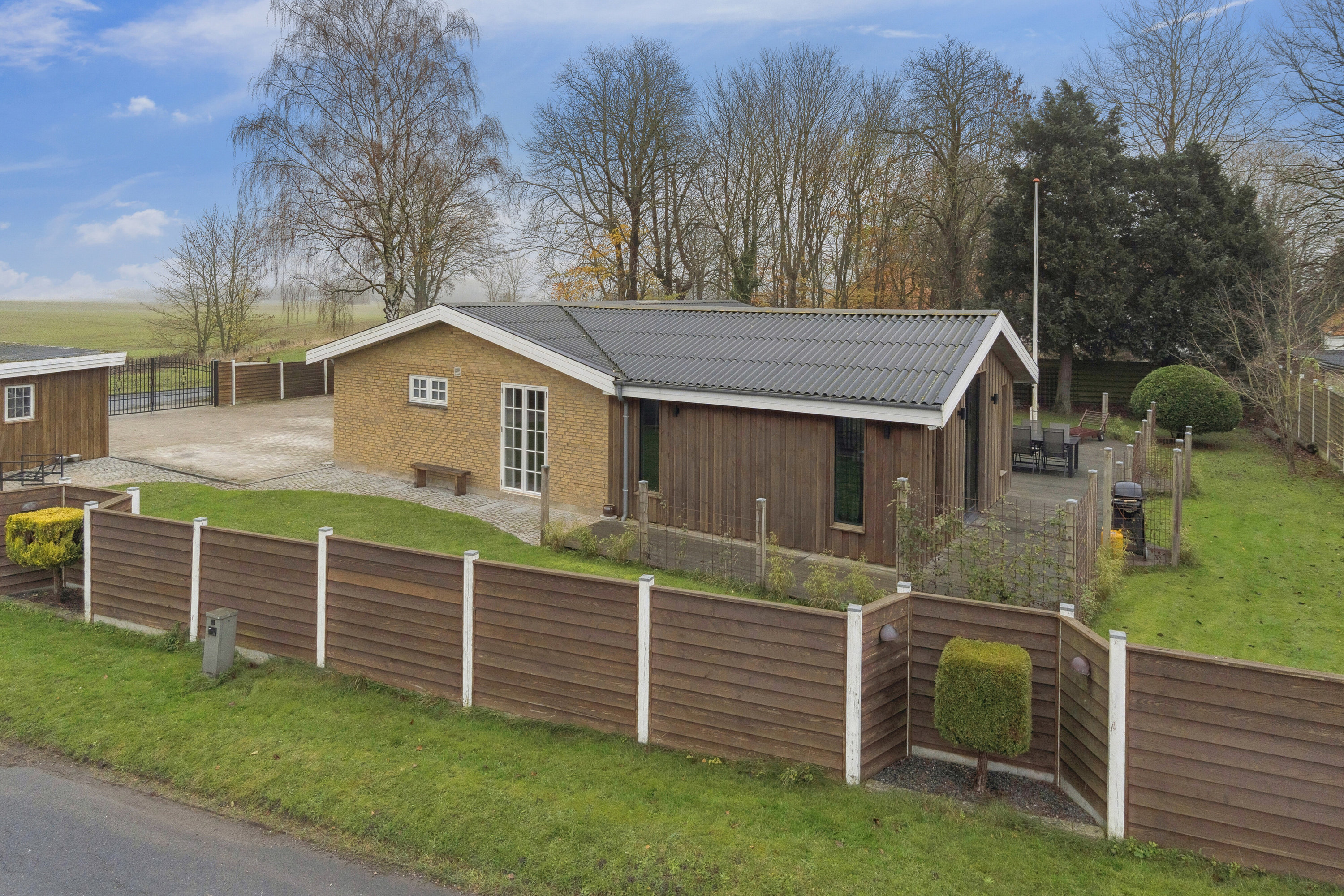 Fremhævet set fra vejen billede i fuldskærmstilstand. Billede af Ulsevej 30, Olstrup, 4690 Haslev