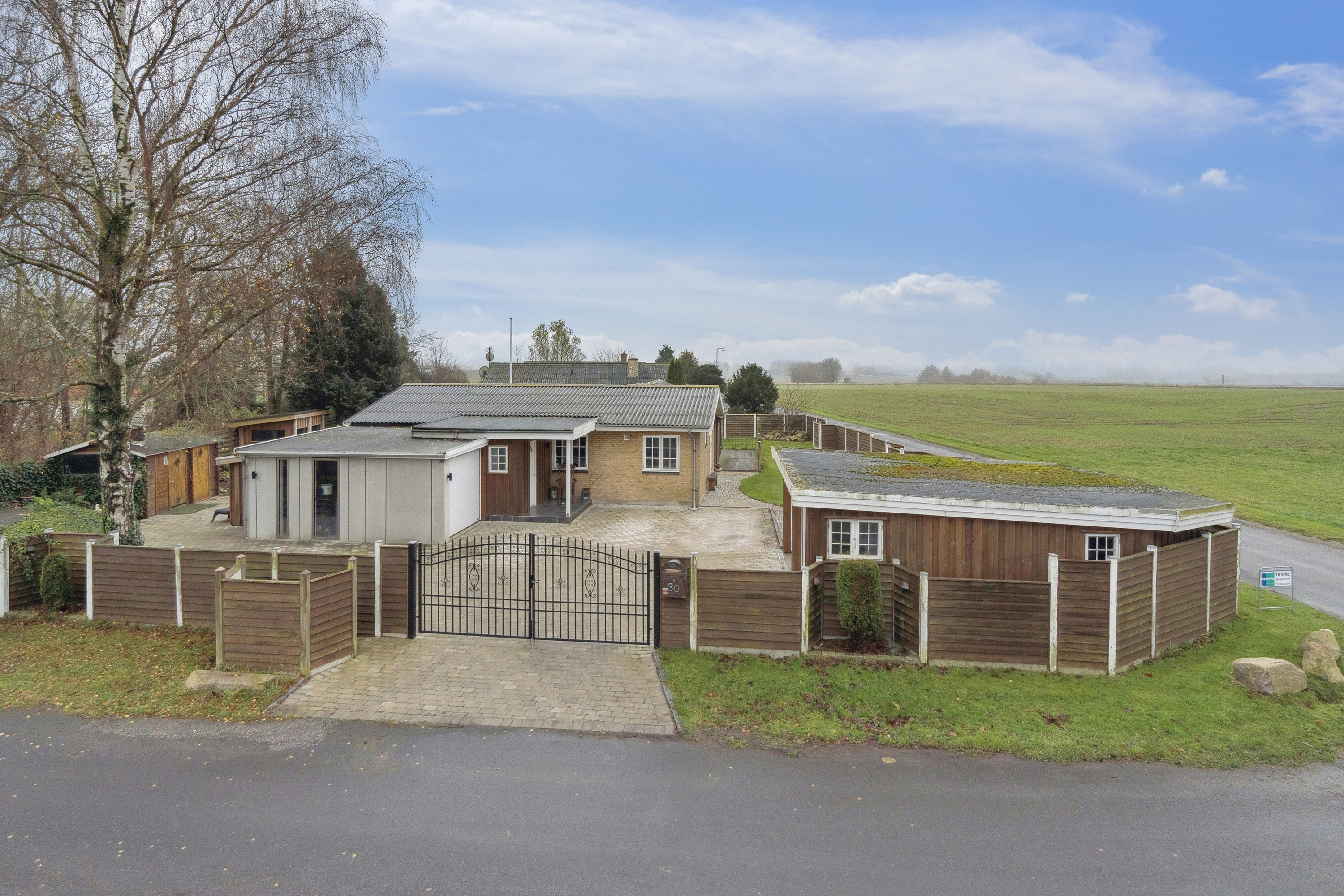 Fremhævet set fra vejen billede i fuldskærmstilstand. Billede af Ulsevej 30, Olstrup, 4690 Haslev