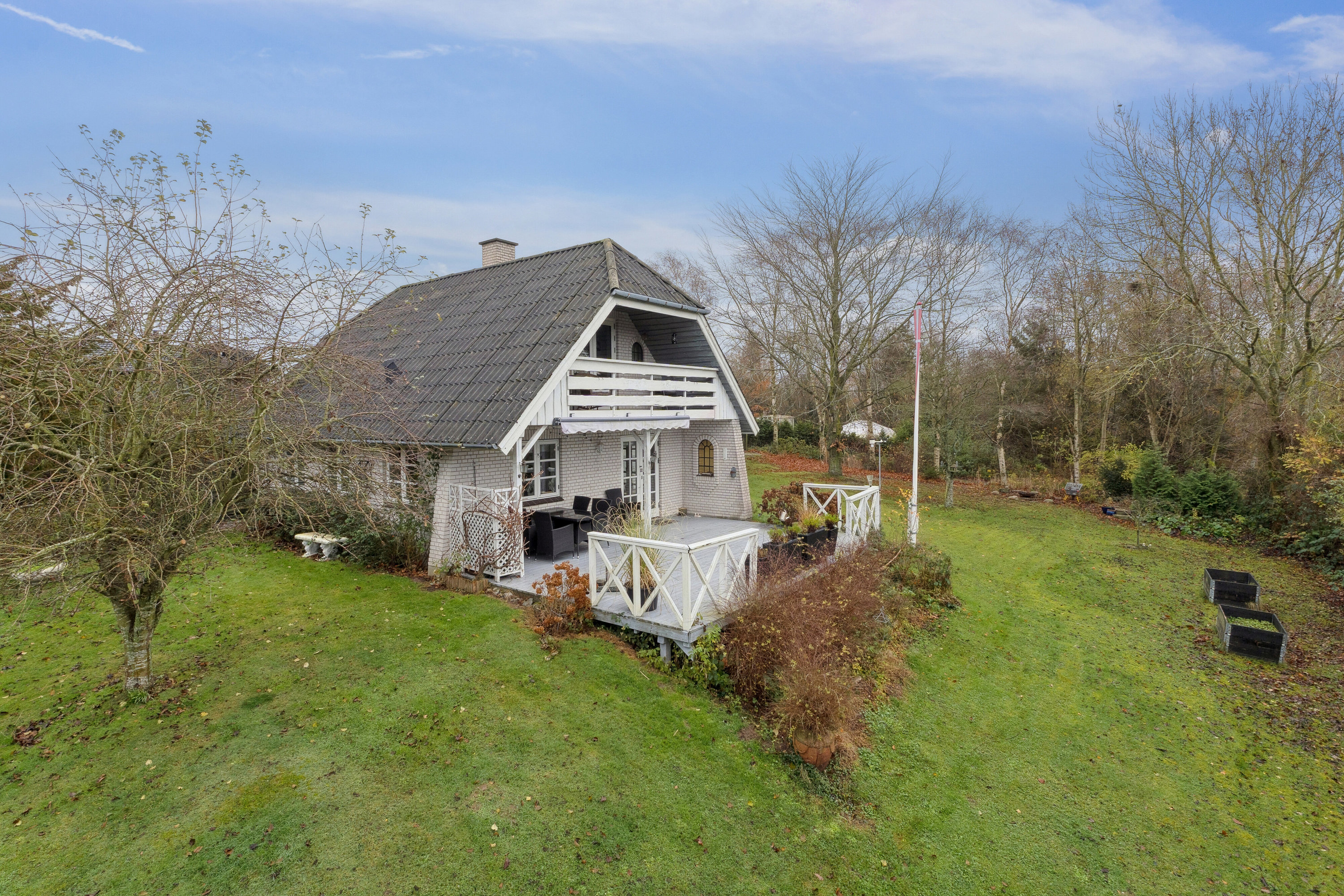 Fremhævet set fra haven billede i fuldskærmstilstand. Billede af Gøgeurtvej 3, 4760 Vordingborg