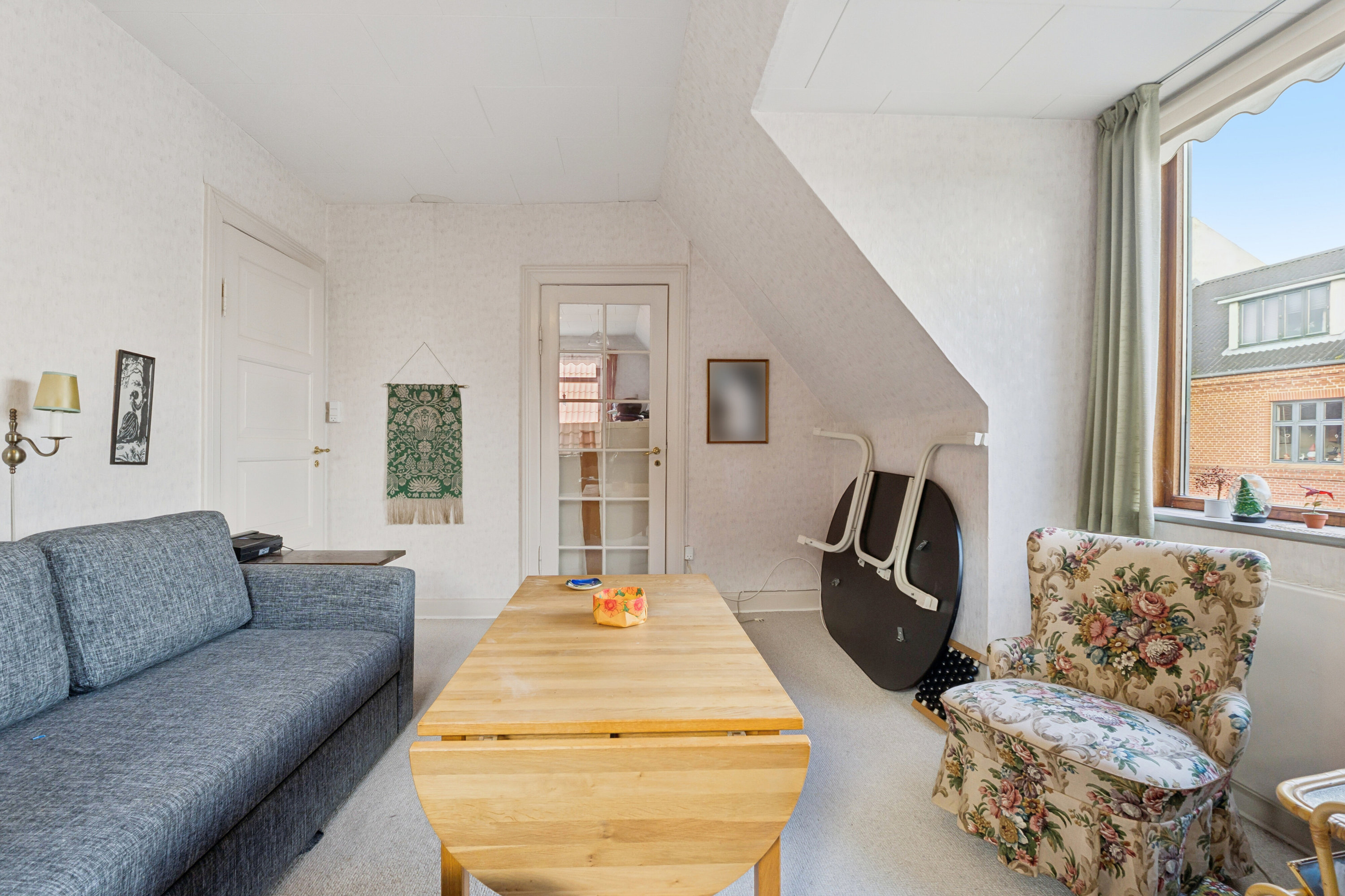 Fremhævet stue billede i fuldskærmstilstand. Billede af Knudshovedvej 44, 5800 Nyborg