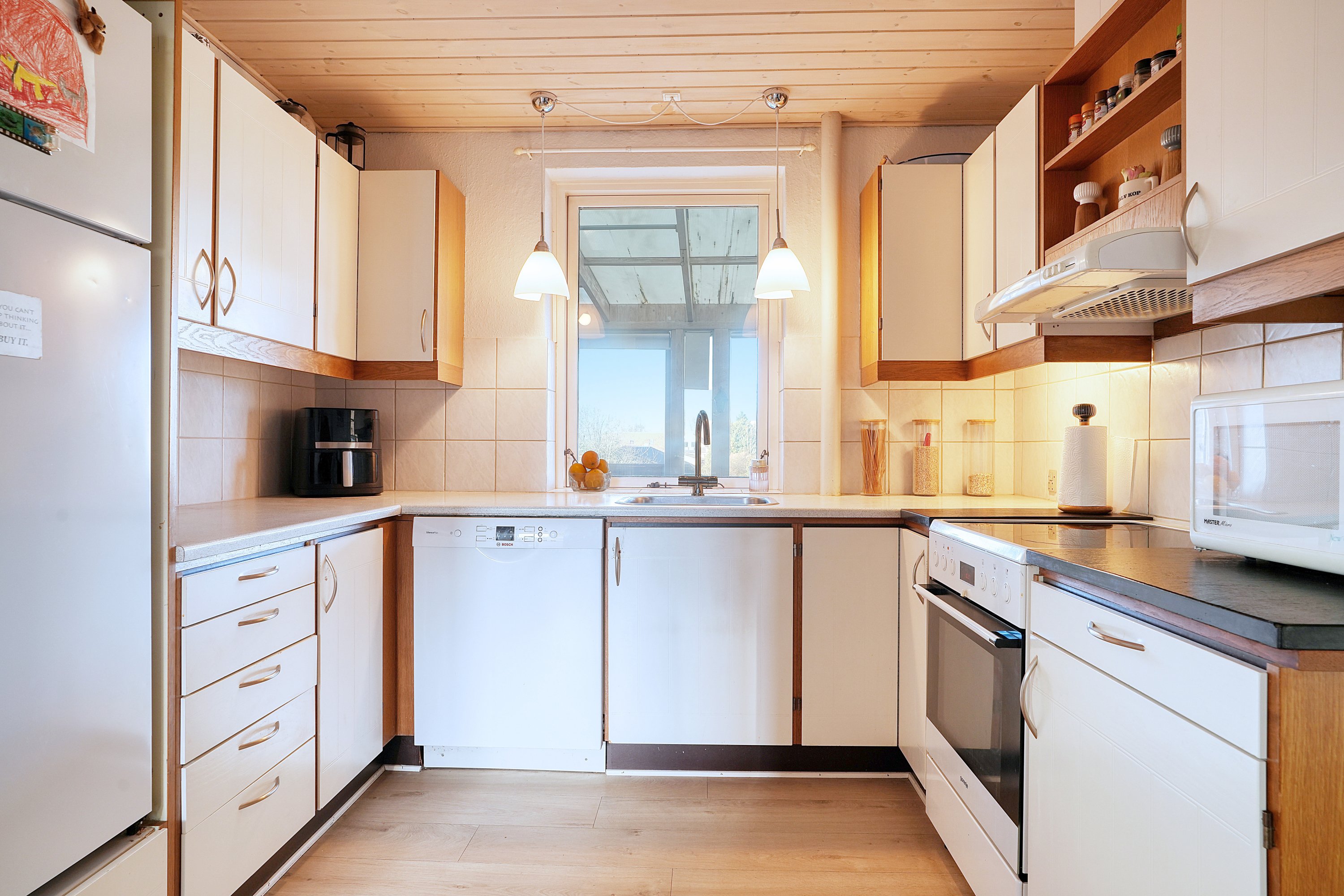 Fremhævet køkken billede i fuldskærmstilstand. Billede af Nyledsbakken 26, 4500 Nykøbing Sj