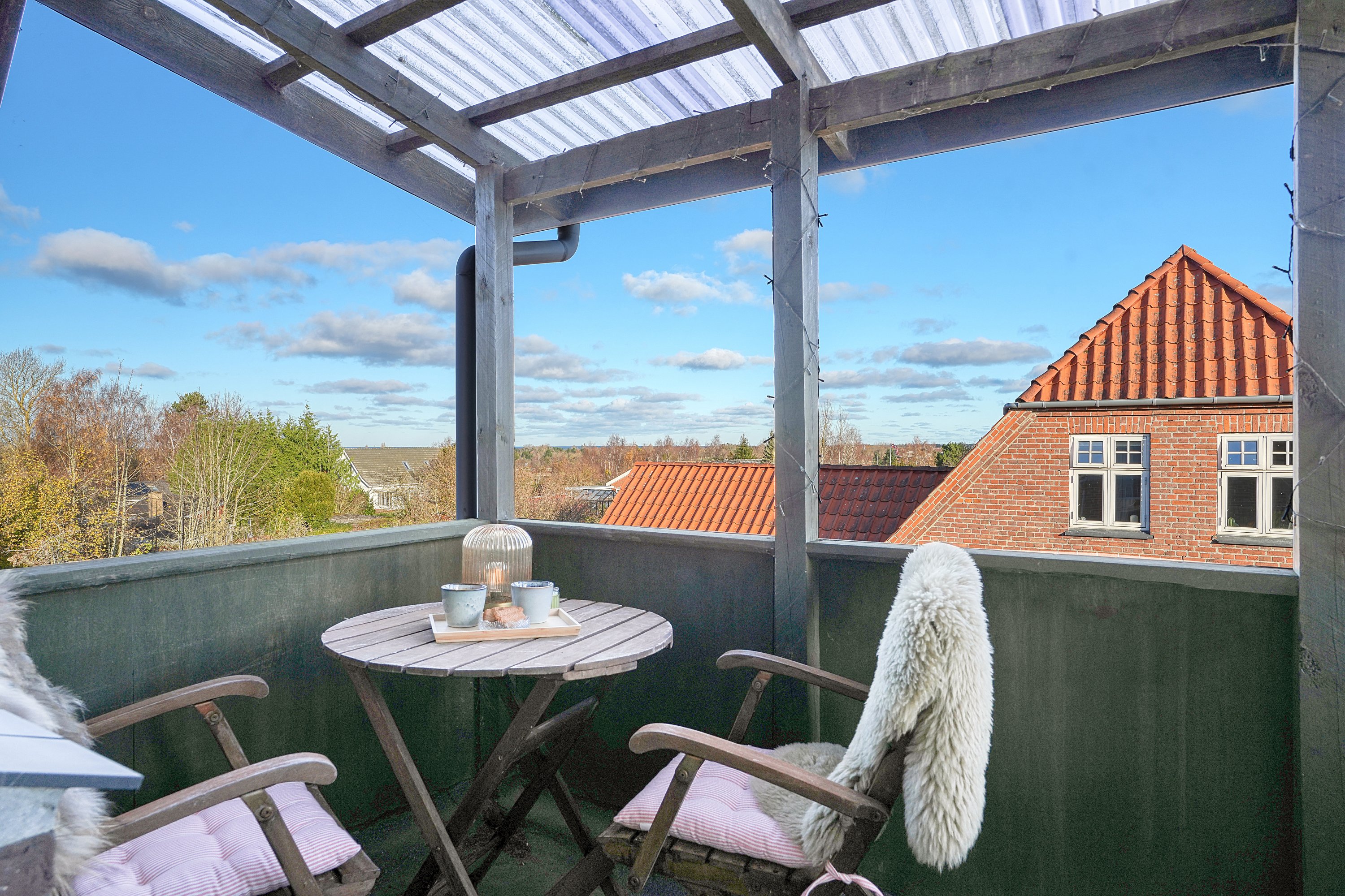 Fremhævet altan billede i fuldskærmstilstand. Billede af Nyledsbakken 26, 4500 Nykøbing Sj