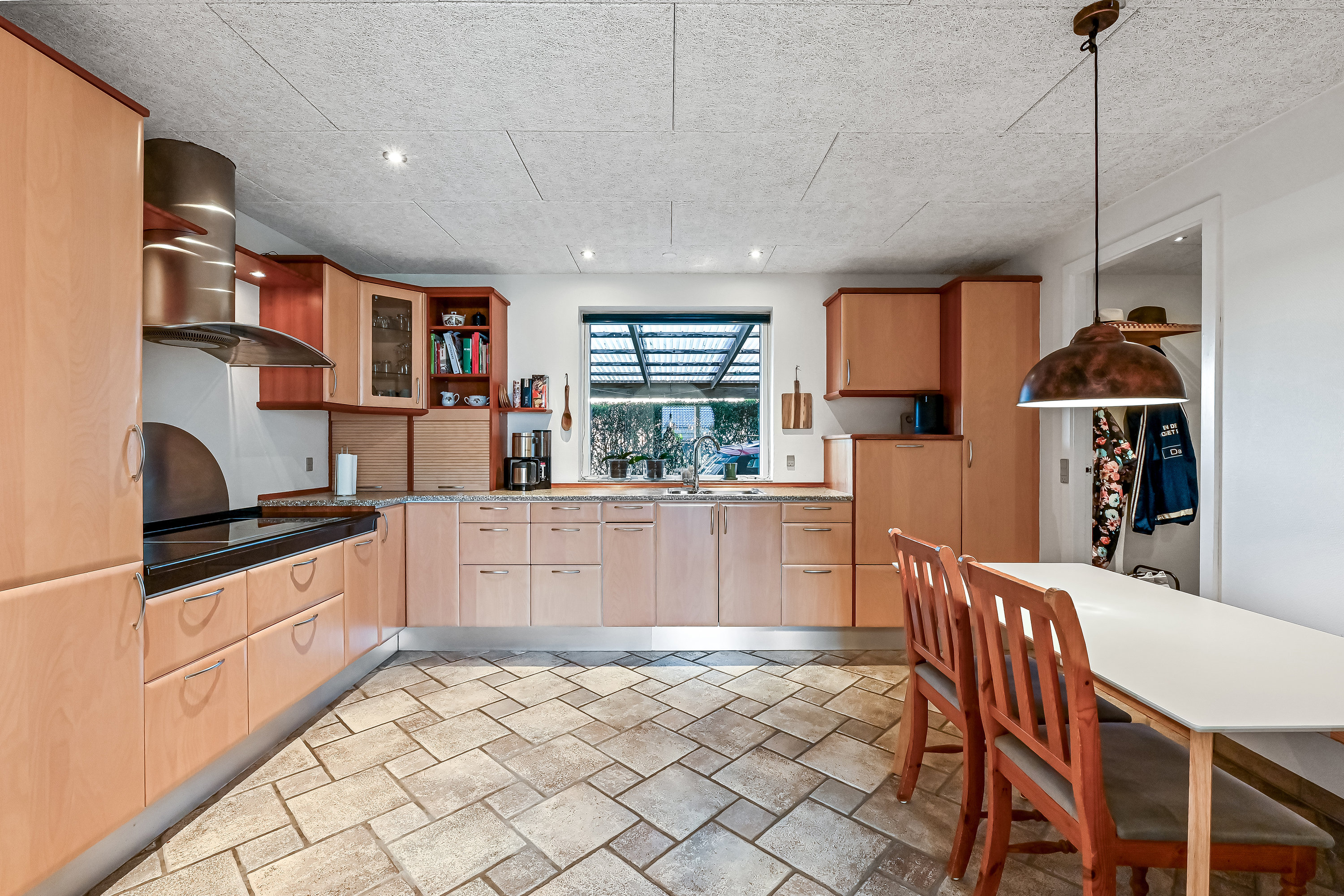 Miniaturebillede 1: køkken alrum. Billede af Toftbjerg 27, Snejbjerg, 7400 Herning