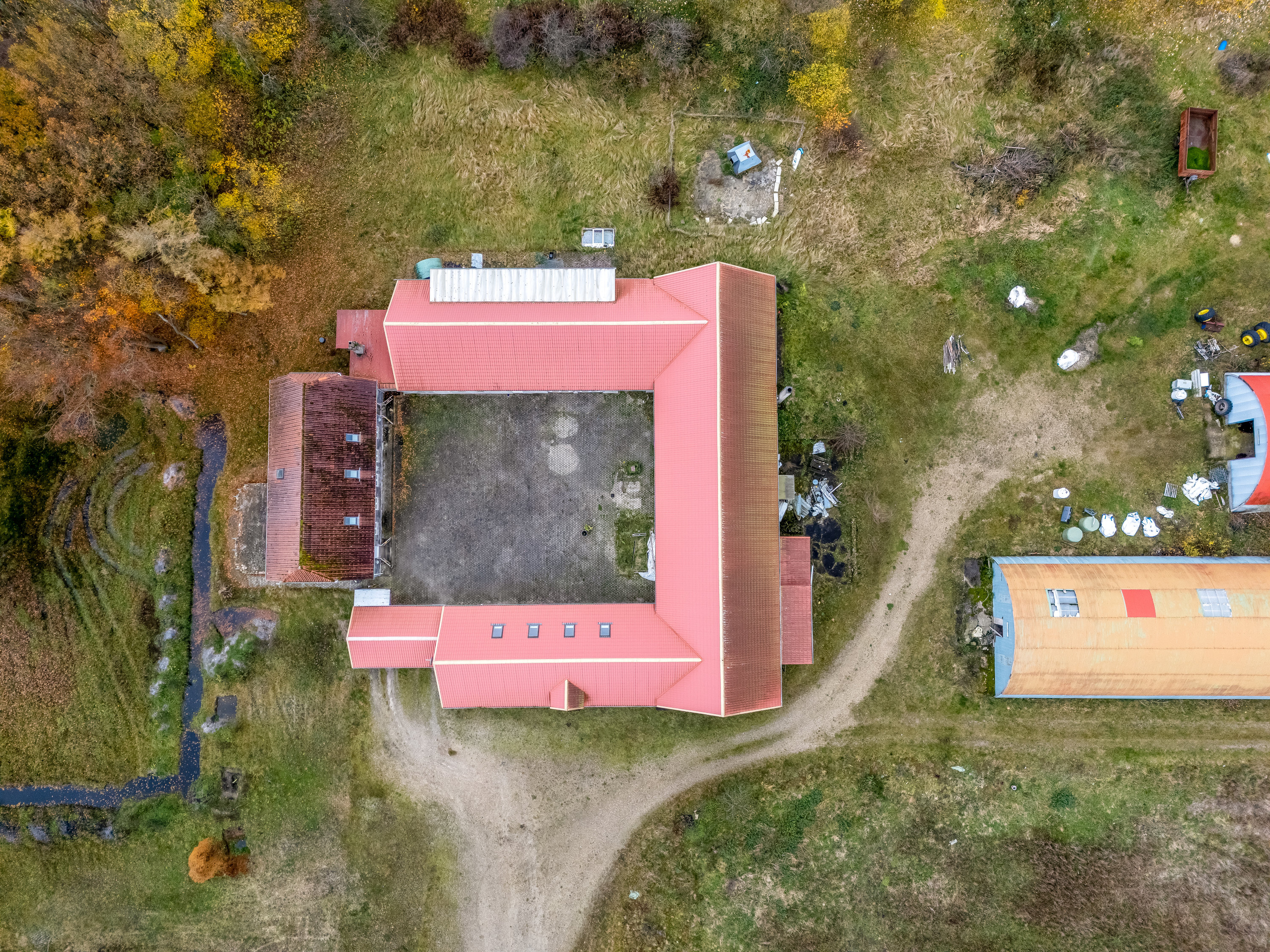 Fremhævet luftfoto billede i fuldskærmstilstand. Billede af Grimlundvej 2, Hoven, 6880 Tarm