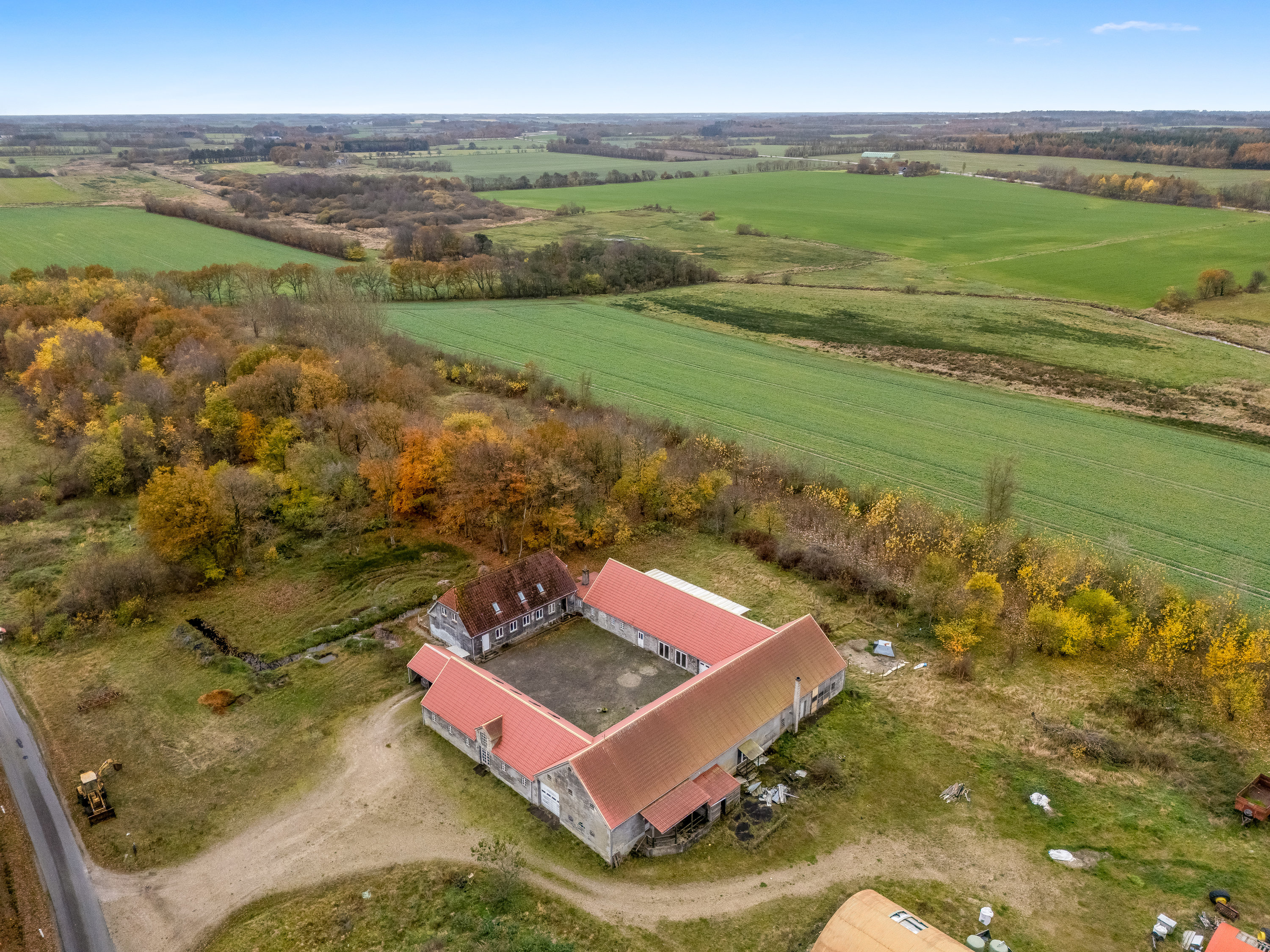 Fremhævet luftfoto billede i fuldskærmstilstand. Billede af Grimlundvej 2, Hoven, 6880 Tarm