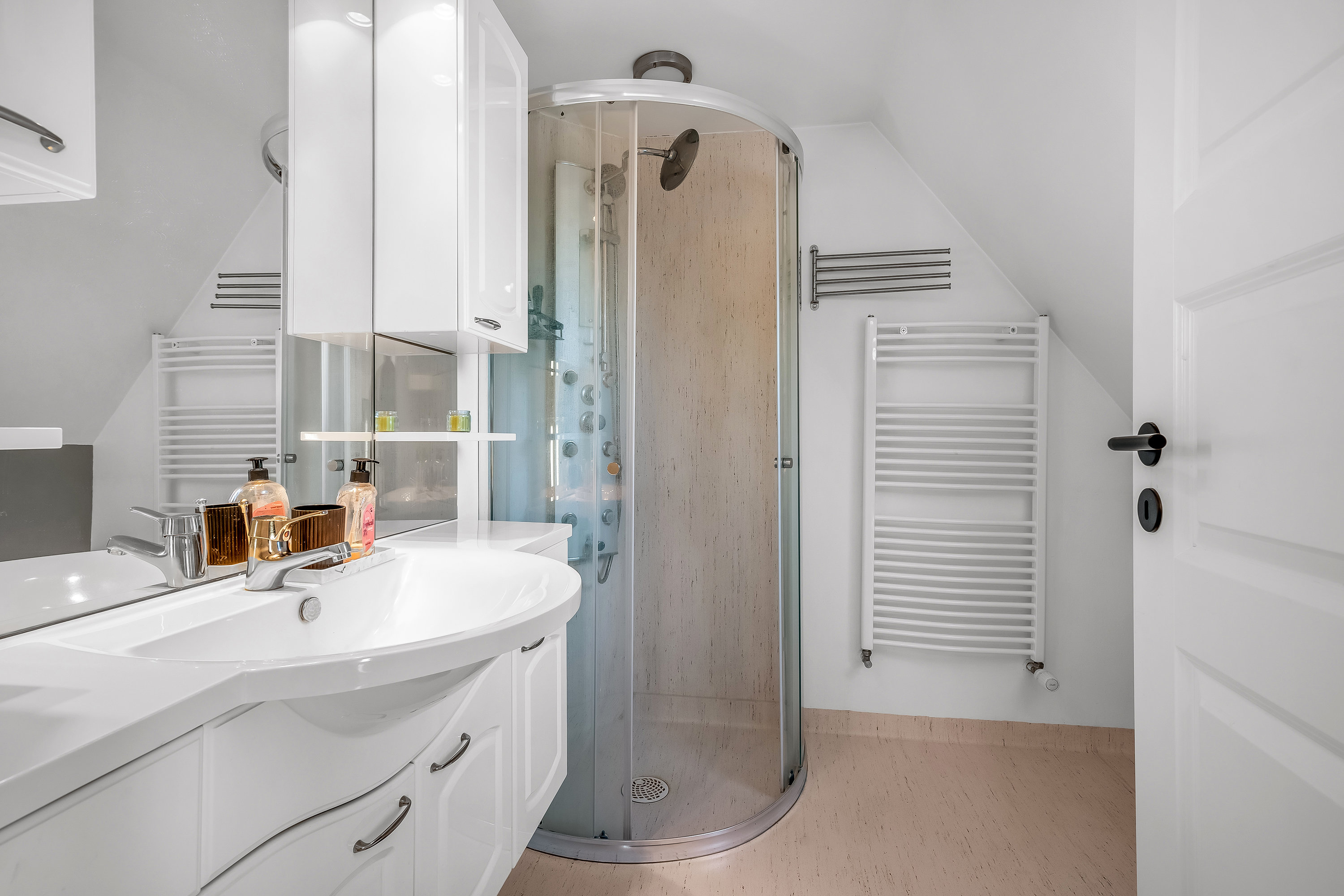 Fremhævet badeværelse billede i fuldskærmstilstand. Billede af Jagtvej 10, 7680 Thyborøn